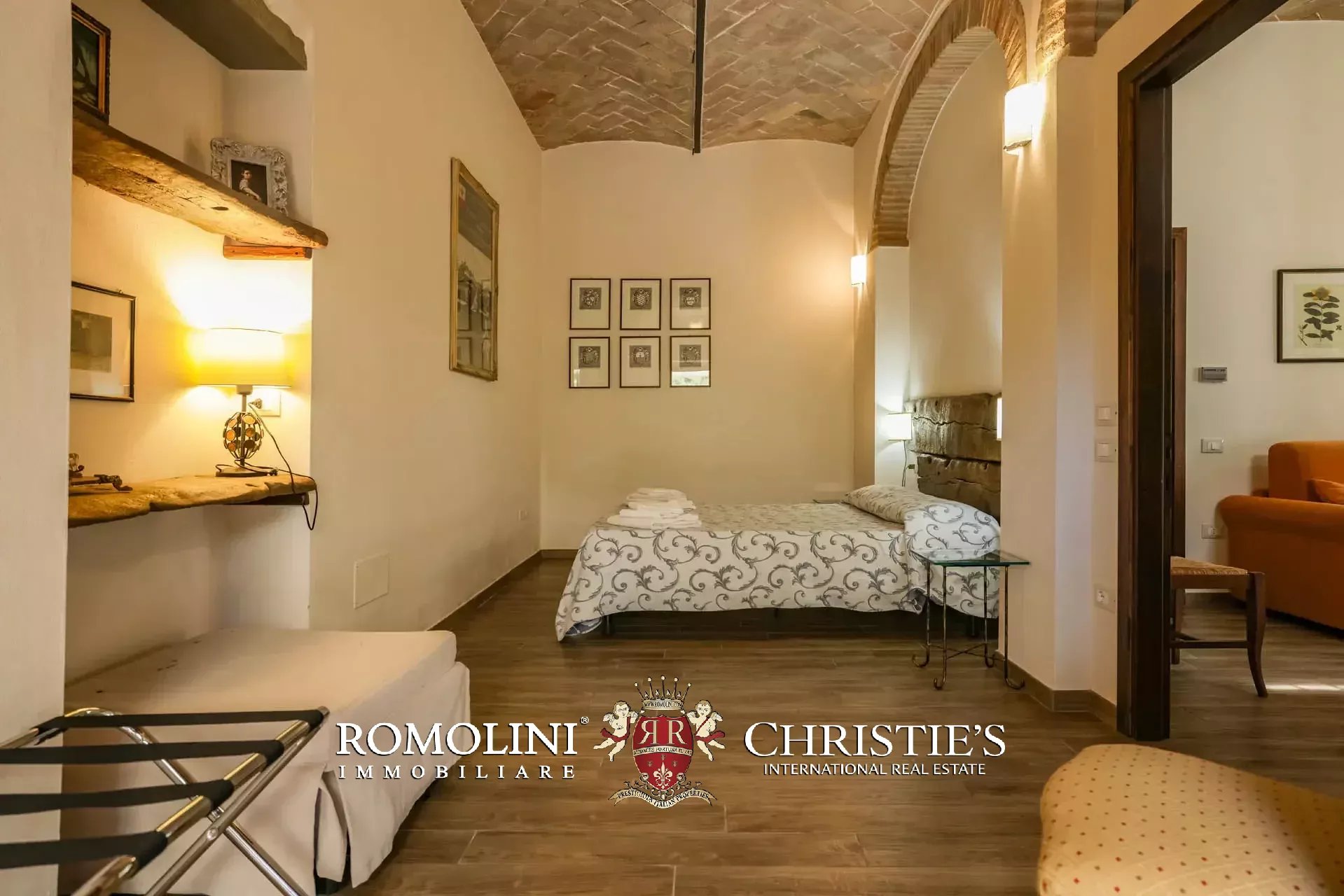 18 Bedroom Villa/Townhouse's Image 40
