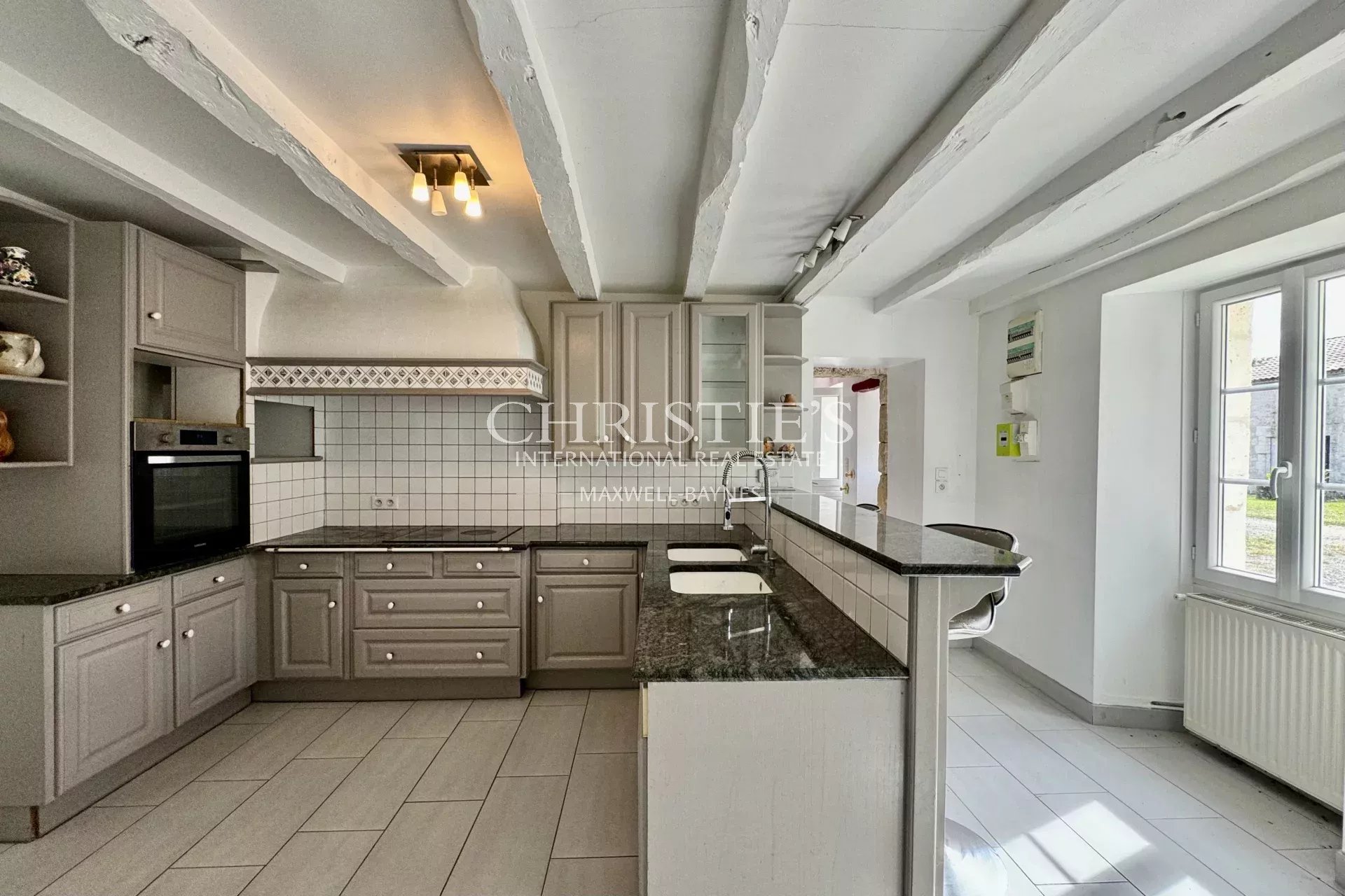11 Bedroom Villa/Townhouse's Image 28
