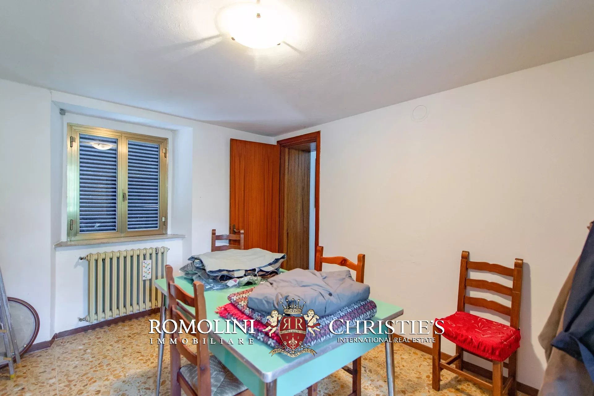 FARMHOUSE WITH PANORAMIC VIEWS FOR SALE IN TUSCANY, CAPRESE MICHELANGELO