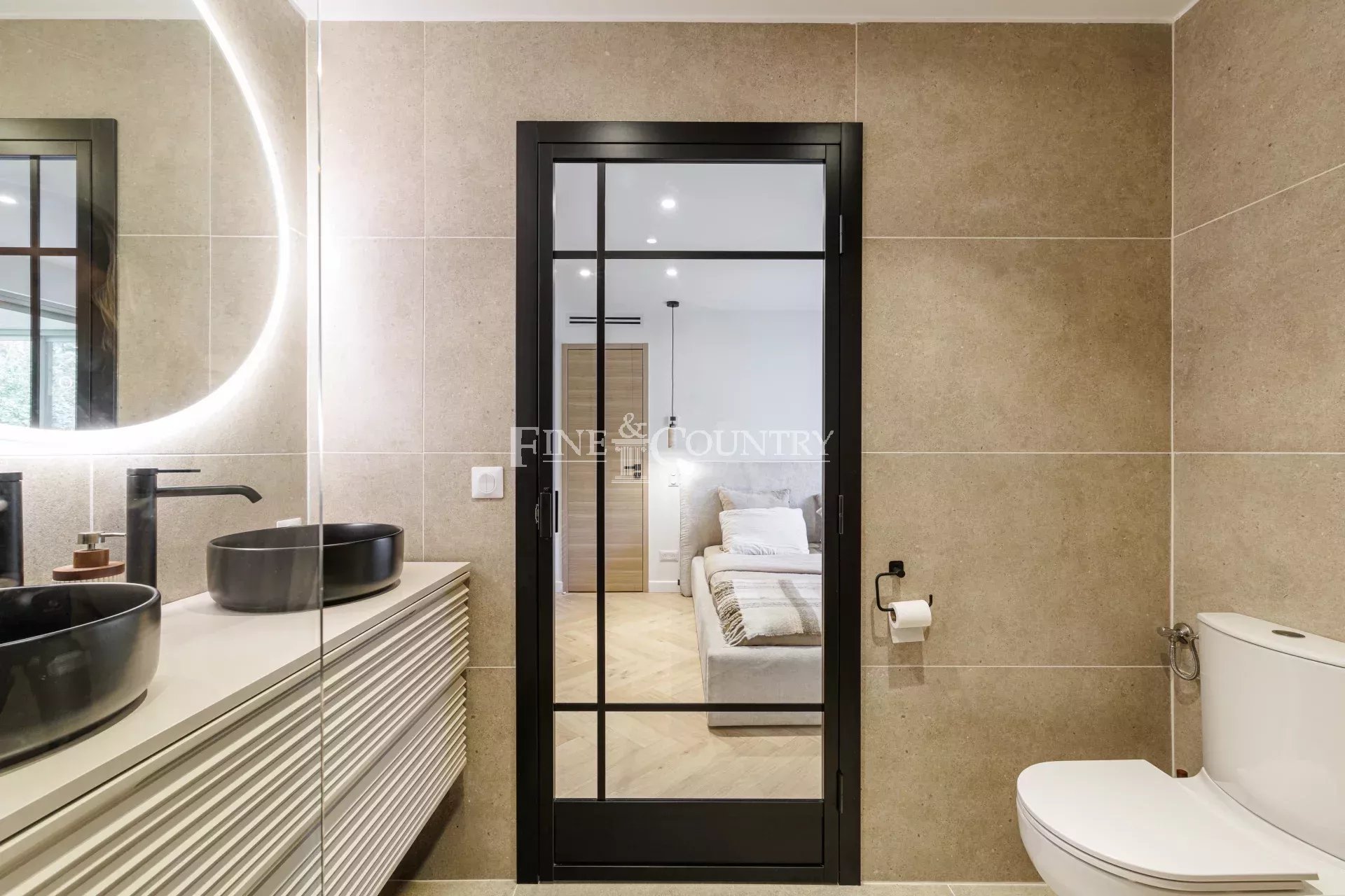 Photo of For Sale – 2-Bedroom Apartment – Cannes Montrose