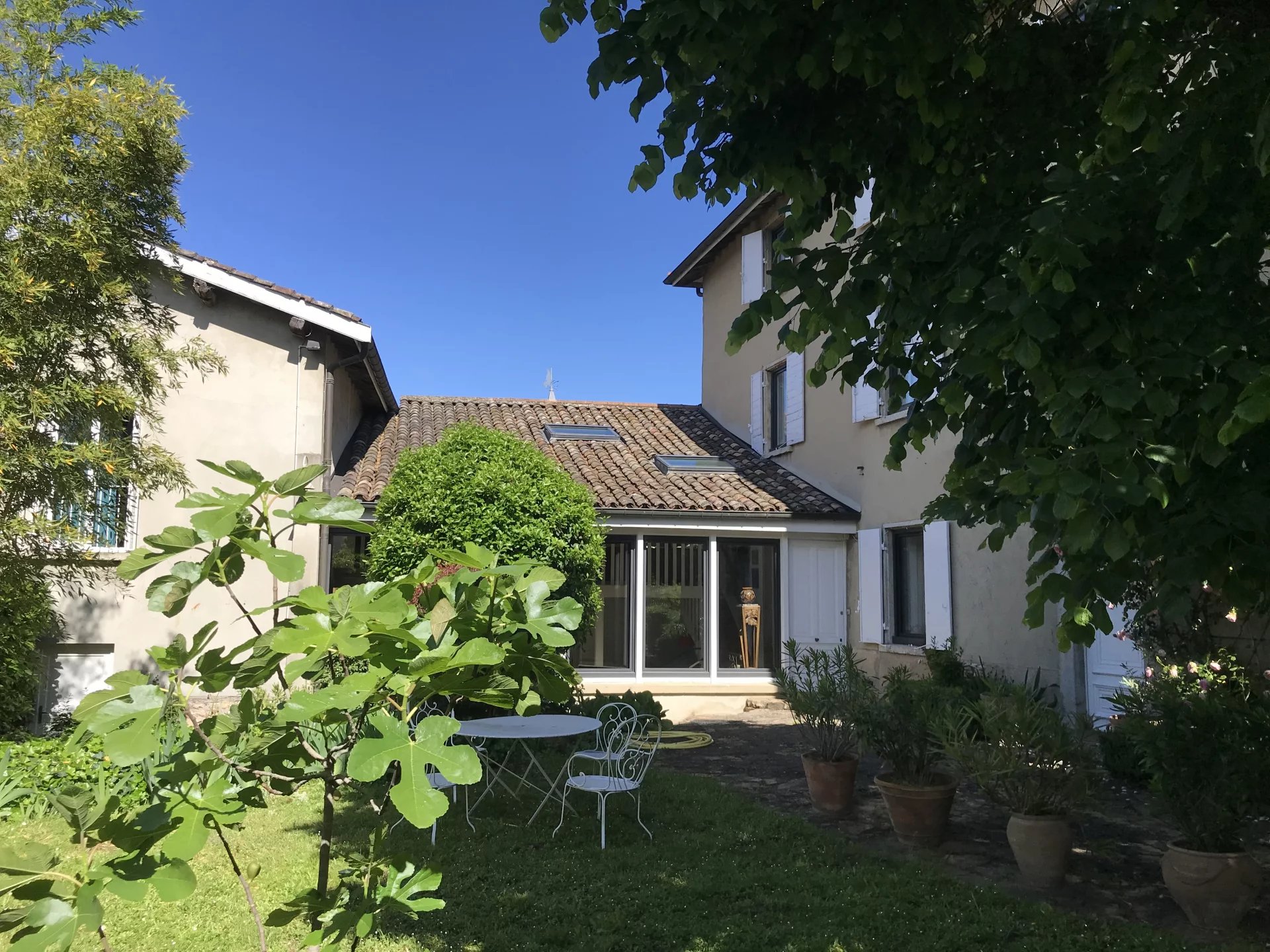 Rare à louer Grande maison ancienne de 6 chambres
