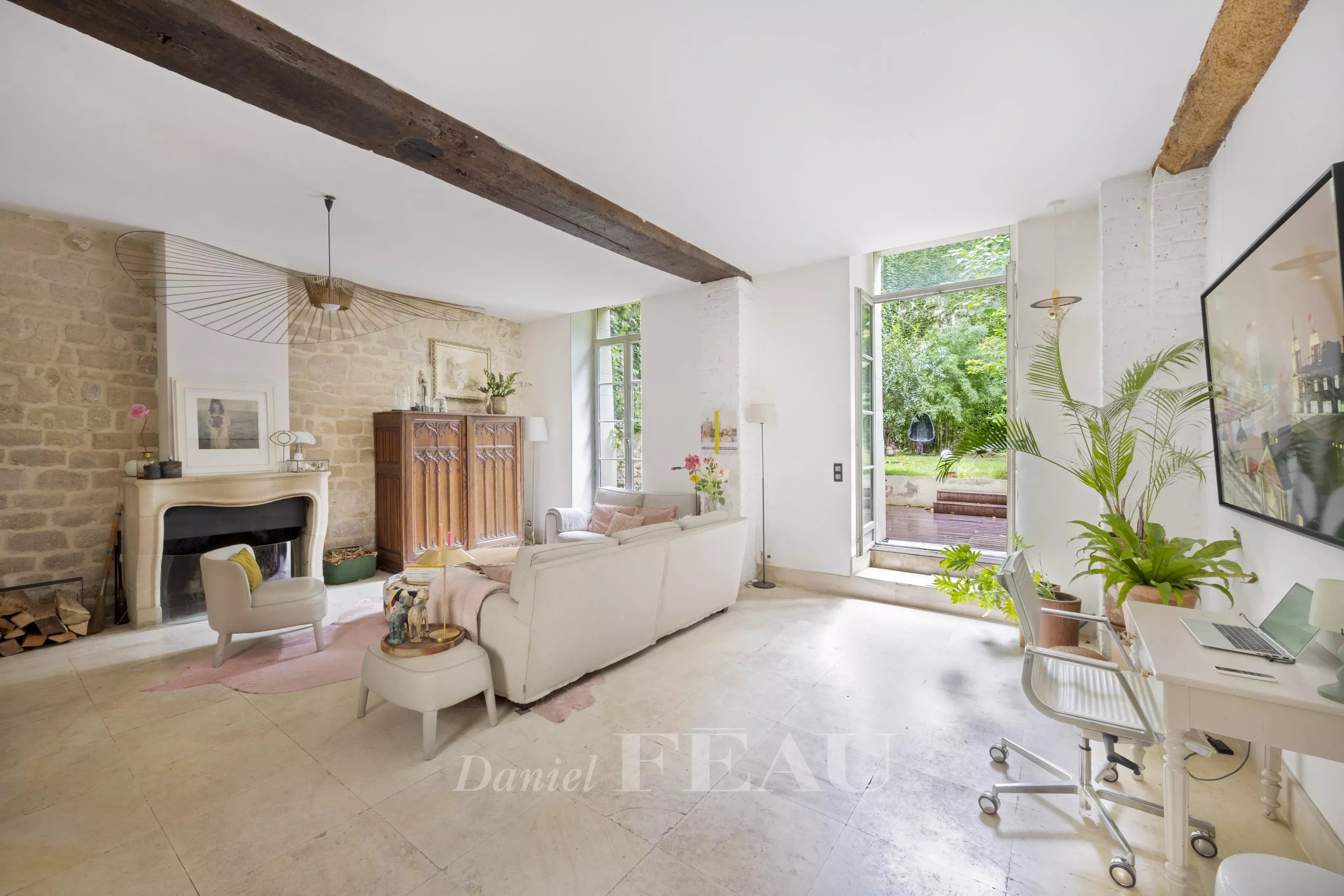 Sale Apartment Paris 3rd