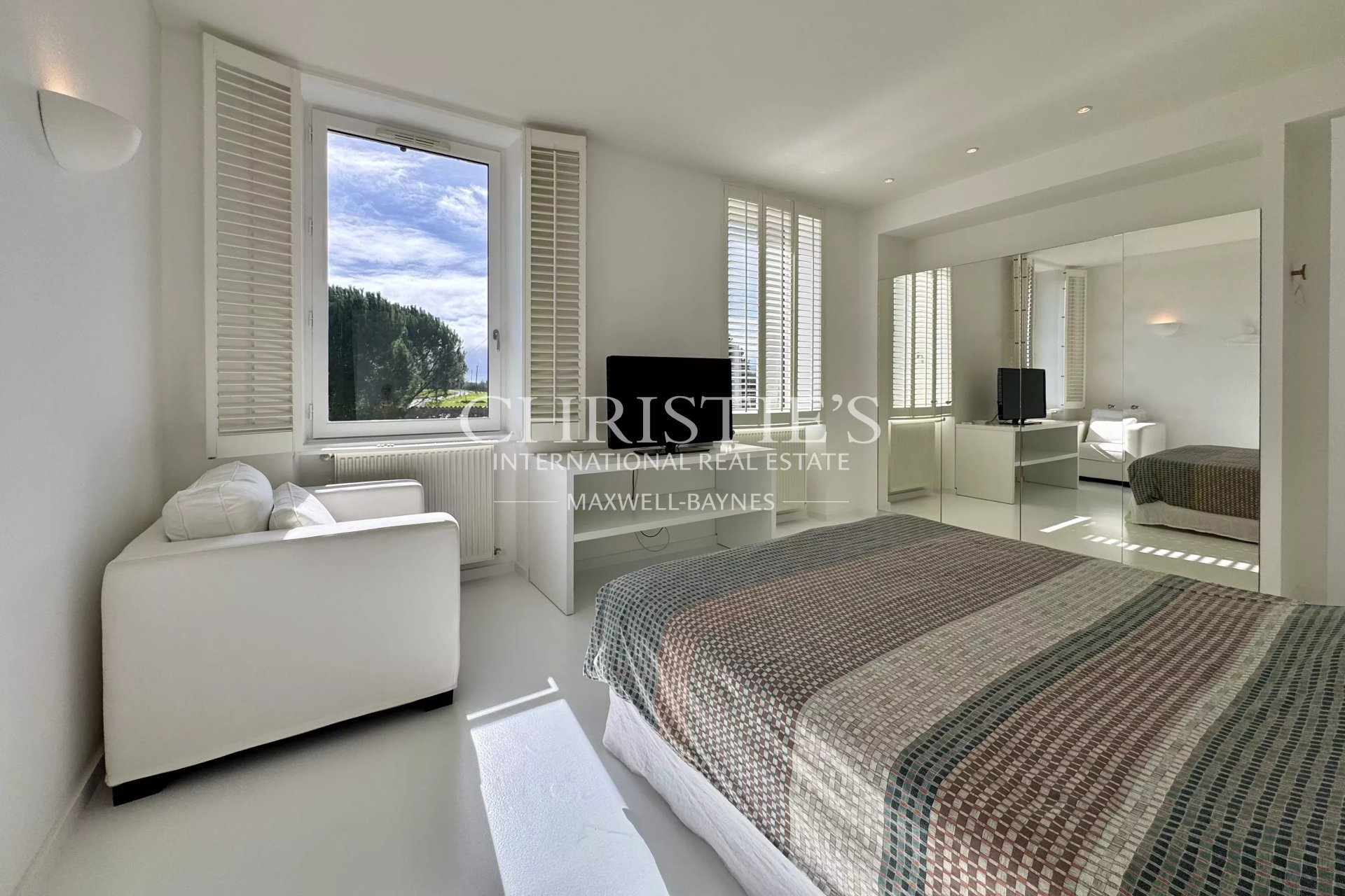6 Bedroom Villa/Townhouse's Image 20