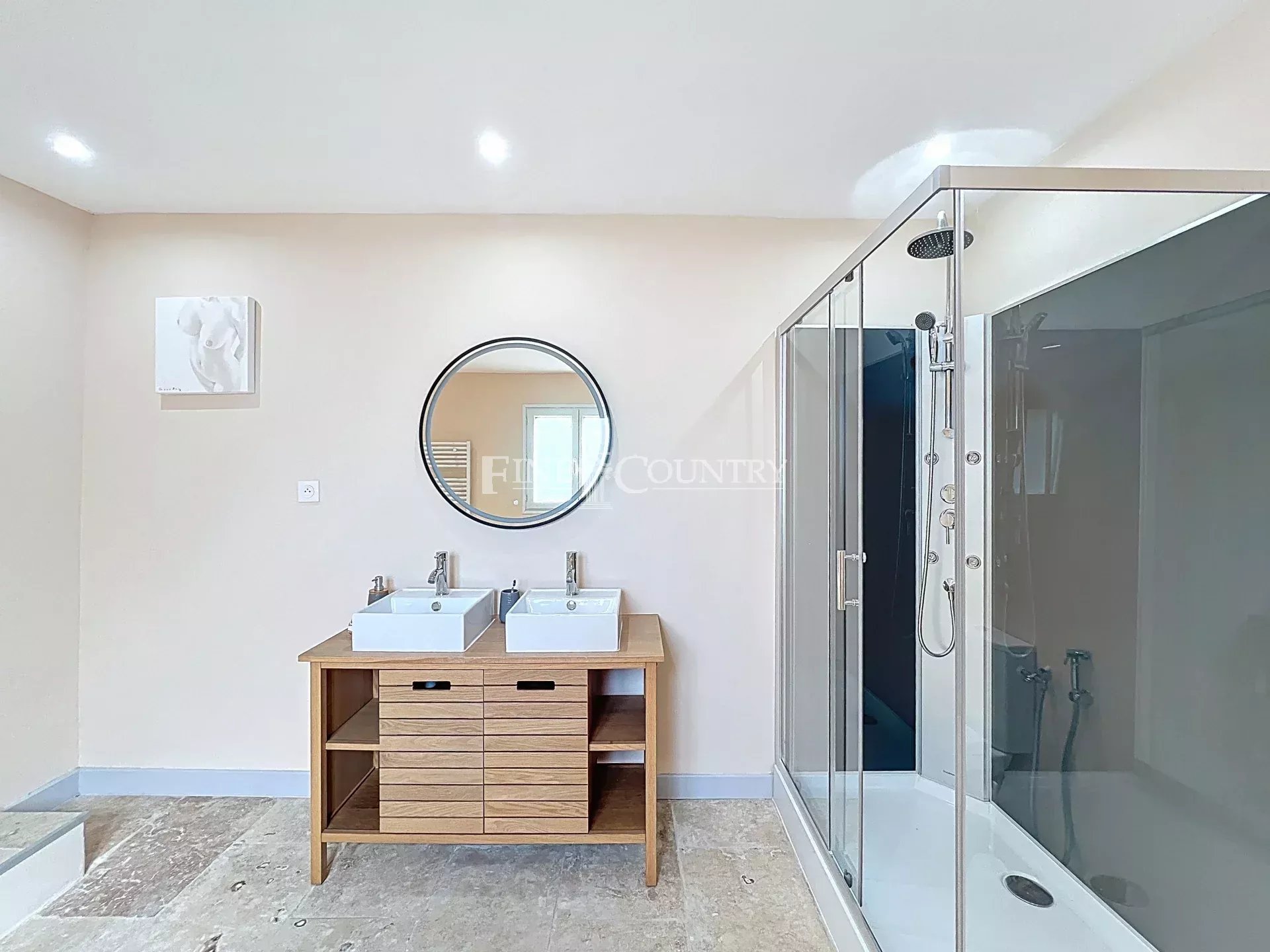 Photo of For sale Villa in Grasse with 3 apartments
