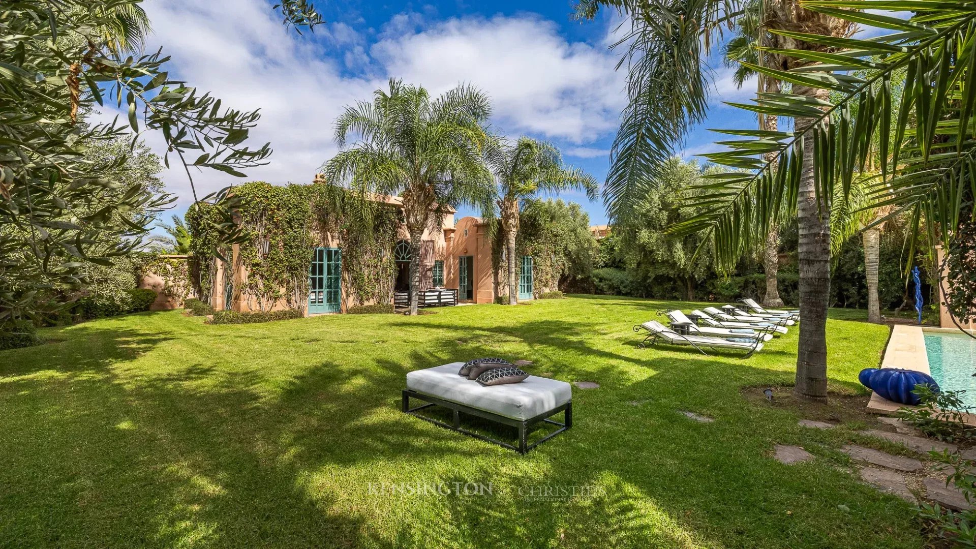5 Bedroom Villa/Townhouse's Image 6