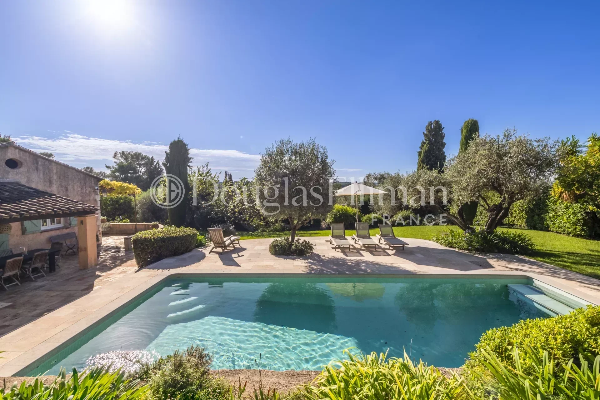OPIO –  A Charming 4 bedroom villa with heated pool - Picture n°3