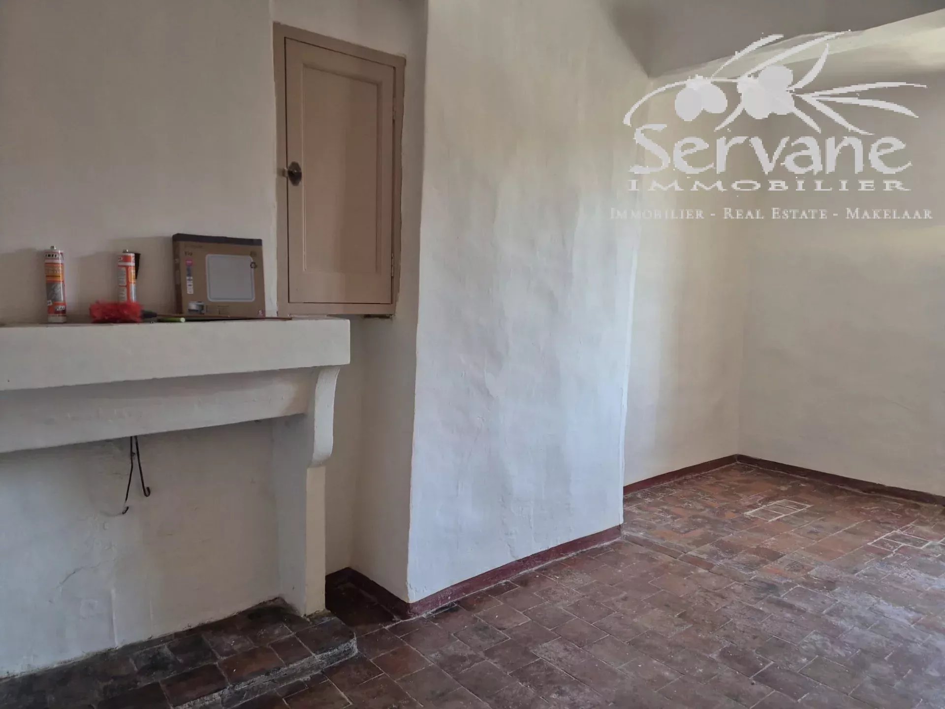 Cotignac Apartment T4 Renove