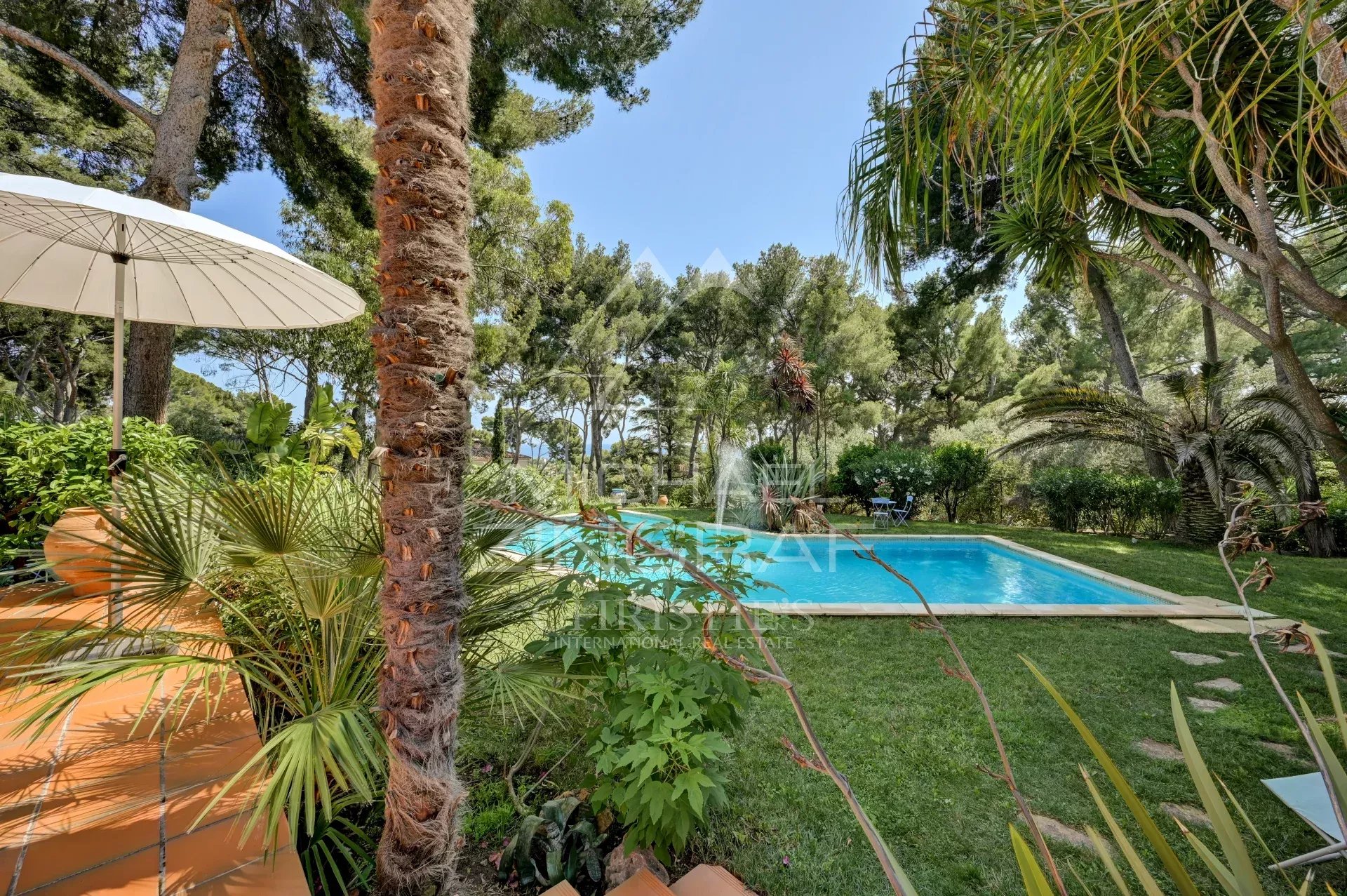 5 Bedroom Villa/Townhouse's Image 10