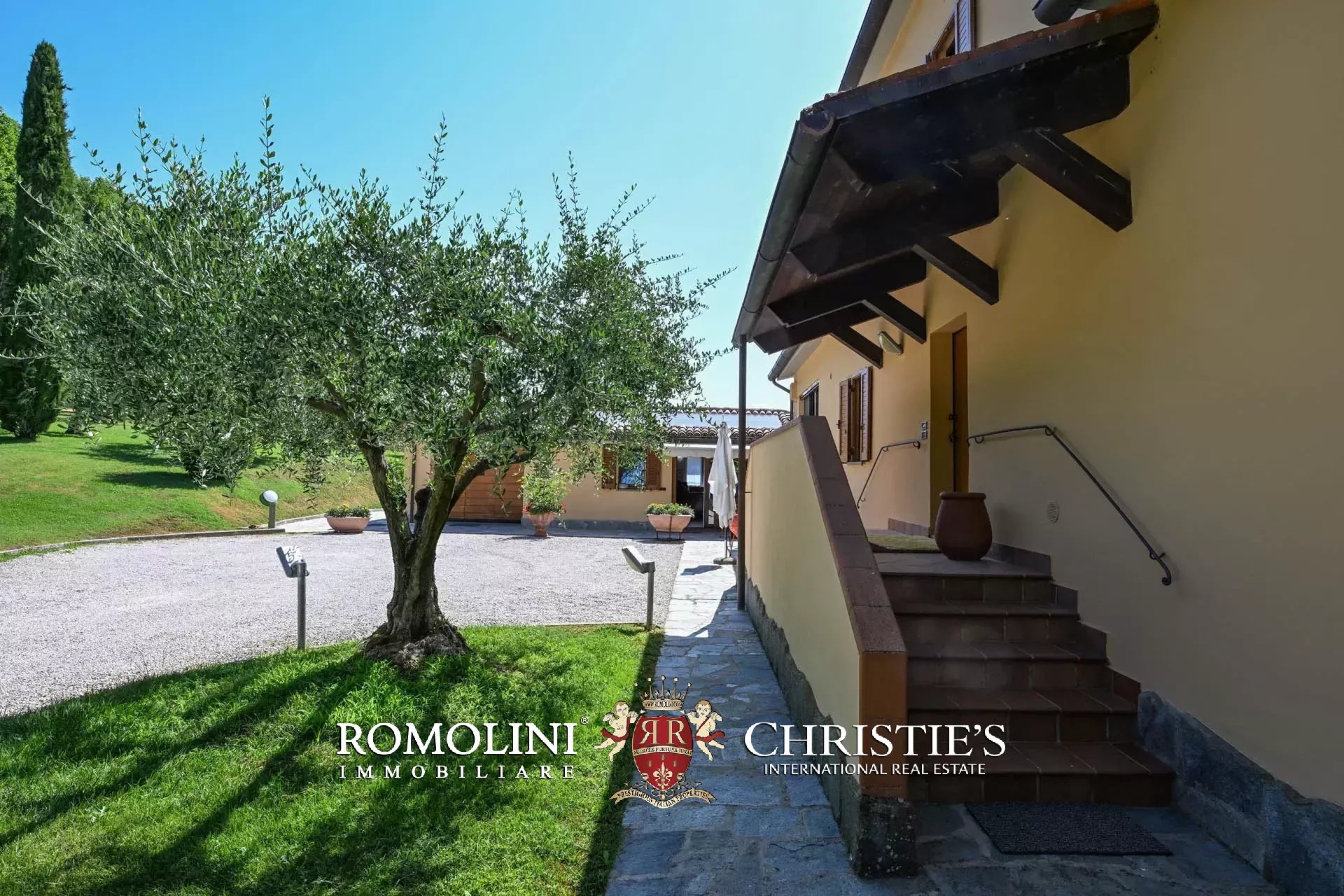 3 Bedroom Villa/Townhouse's Image 36