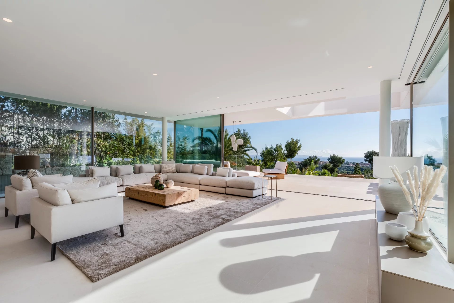 A fantastic modern luxury villa is for sale!