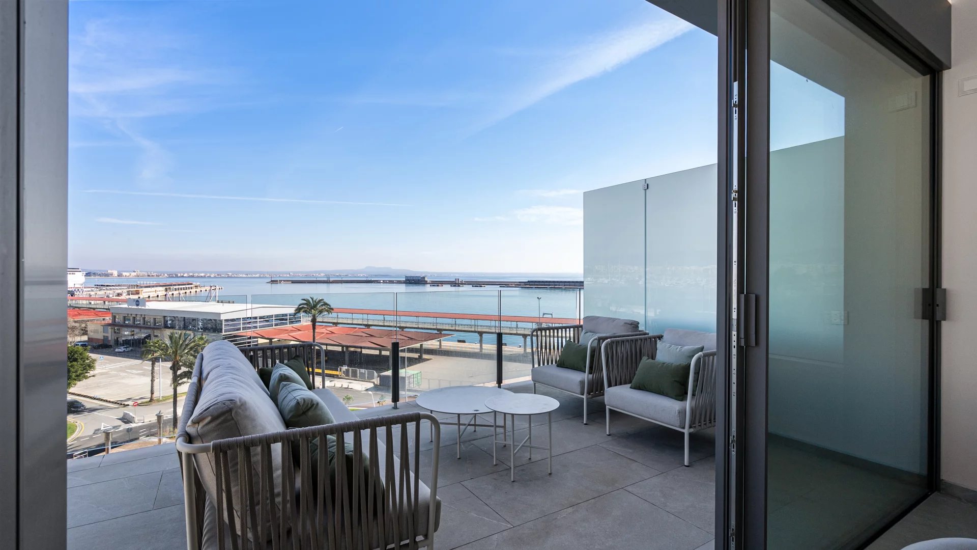 Penthouse de luxe en première ligne avec vues sur la mer et le port sur le Paseo Marítimo - picture 3