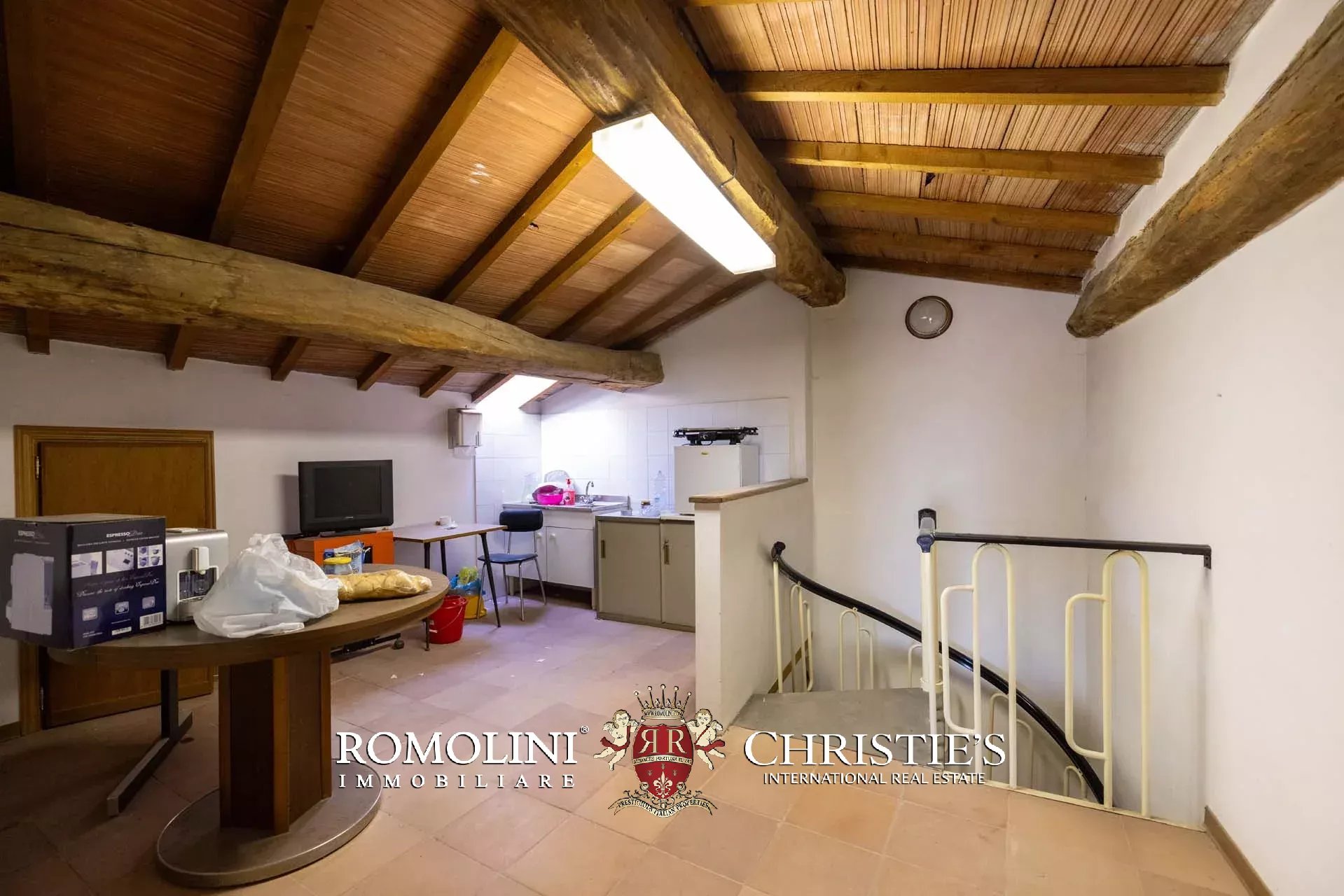 8 Bedroom Villa/Townhouse's Image 42