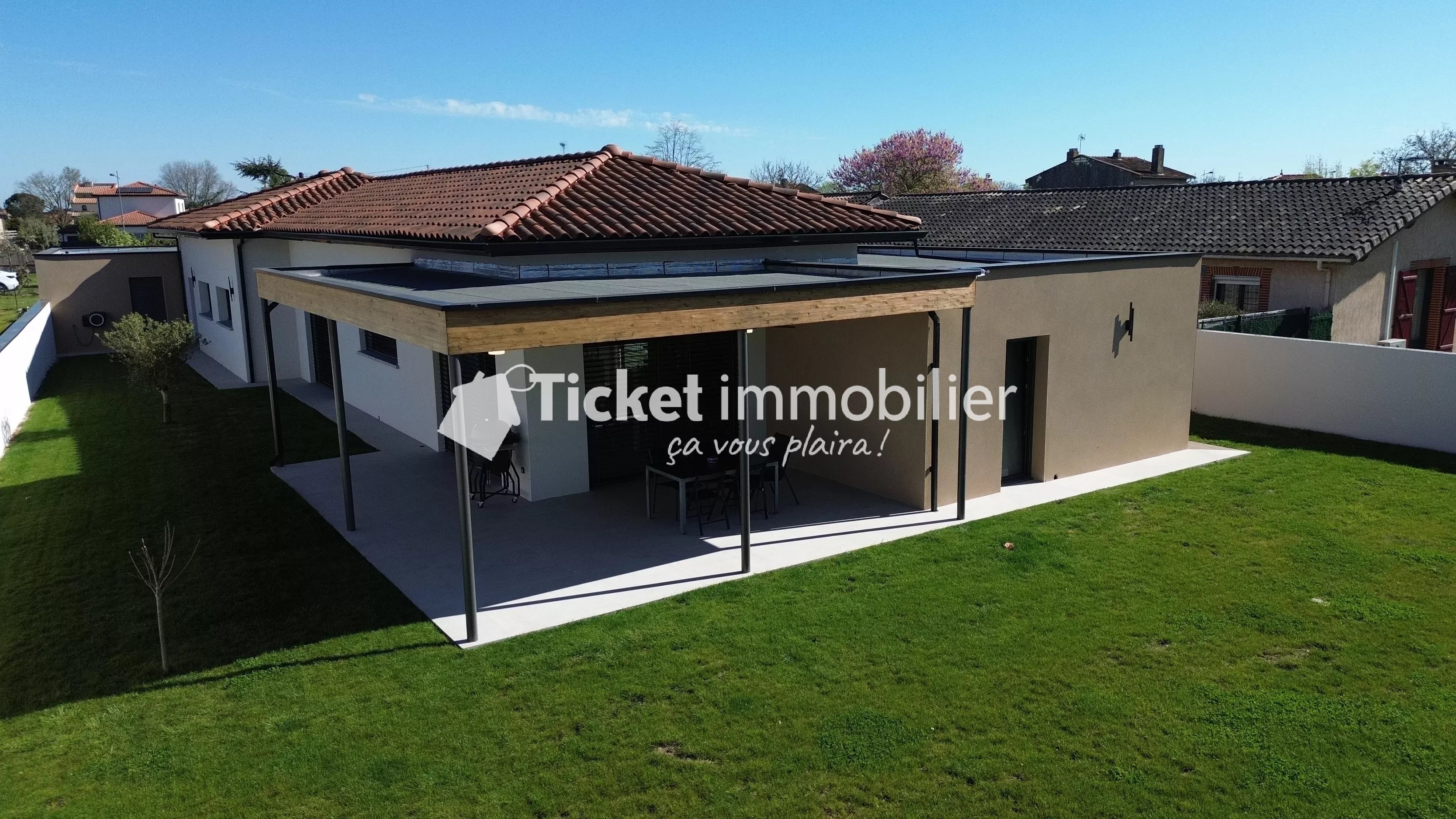 VILLA CONTEMPORAINE T4 160m2 NEUVE AVEC DOUBLE GARAGE, CLIMATISATION GAINABLE, SUPERBES PRESTATIONS, 1111m2 DE TERRAIN ... — photo 3