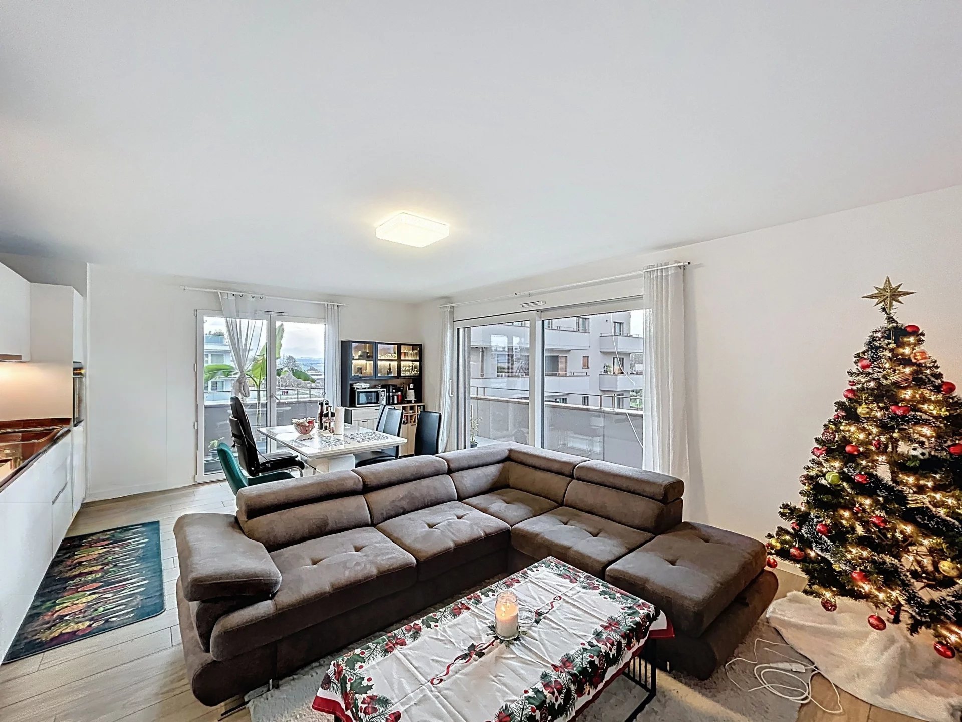 Bel appartement récent avec grand balcon