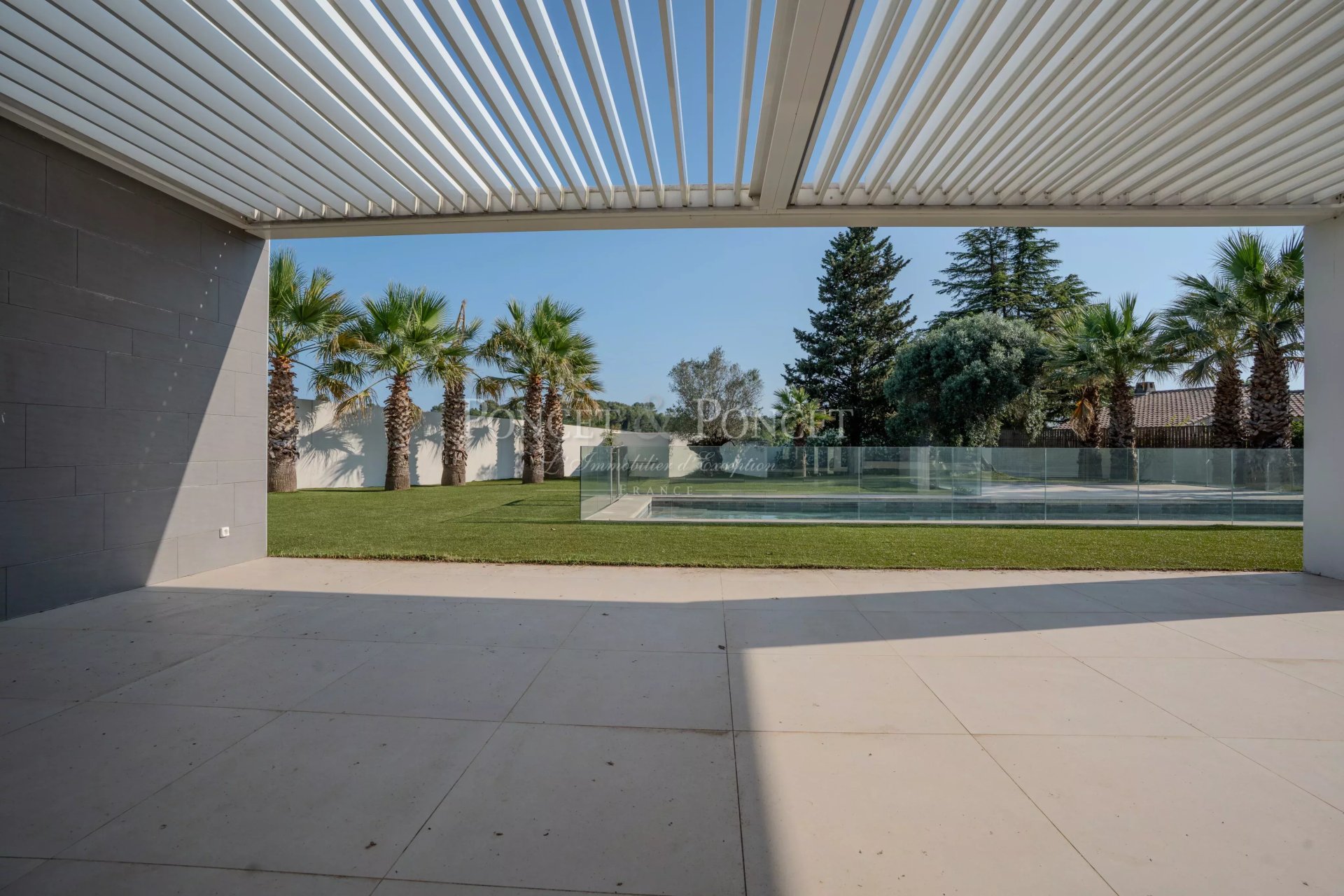 6 Bedroom Villa/Townhouse's Image 7