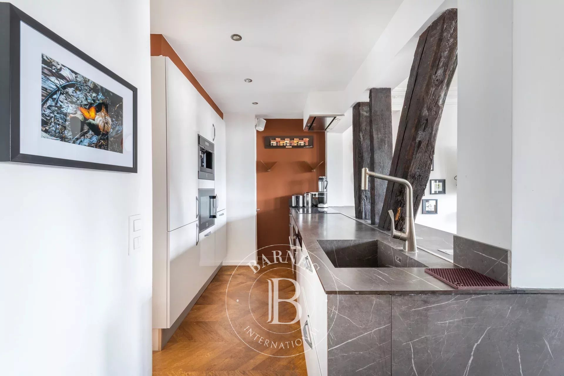 Daire Paris 4ème - picture 9