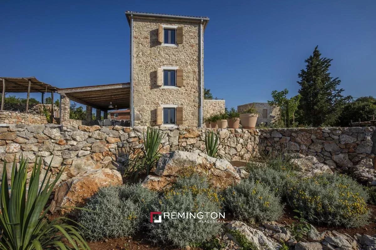 5 Bedroom Villa/Townhouse's Image 5