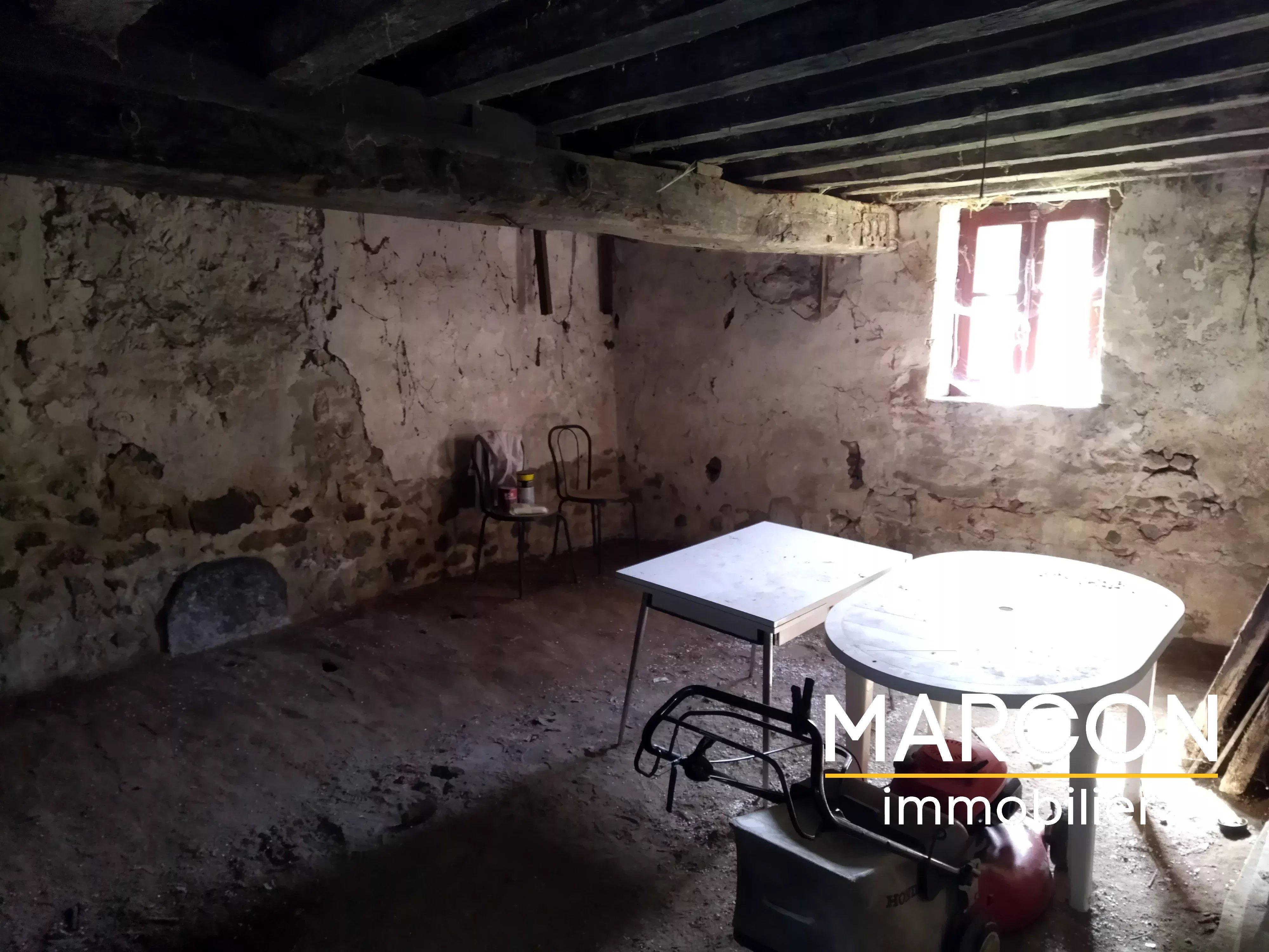 BELLE MAISON EN PIERRES entre GUERET et BOURGANEUF