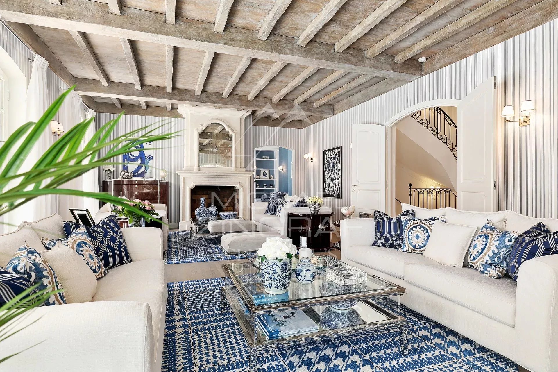 8 Bedroom Villa/Townhouse's Image 8