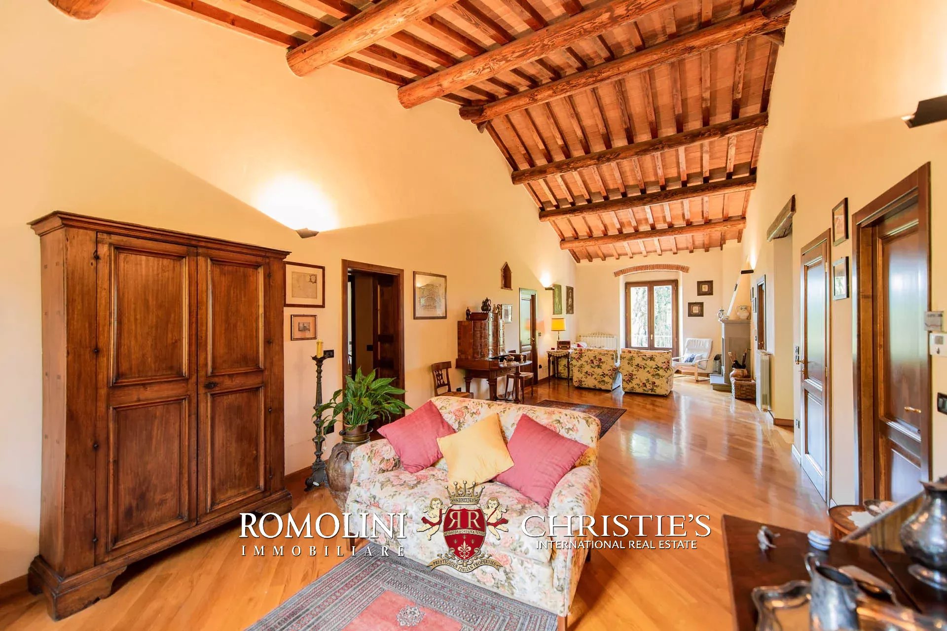 6 Bedroom Villa/Townhouse's Image 47