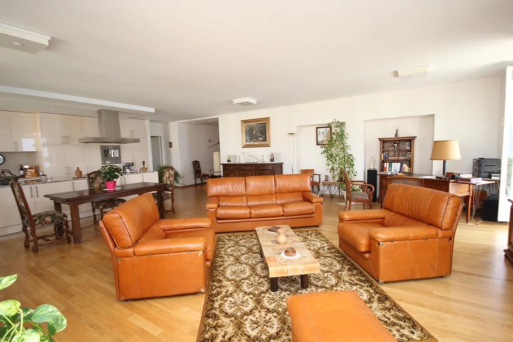 Magnificent 4.5 room apartment in the historic Résidence du National
