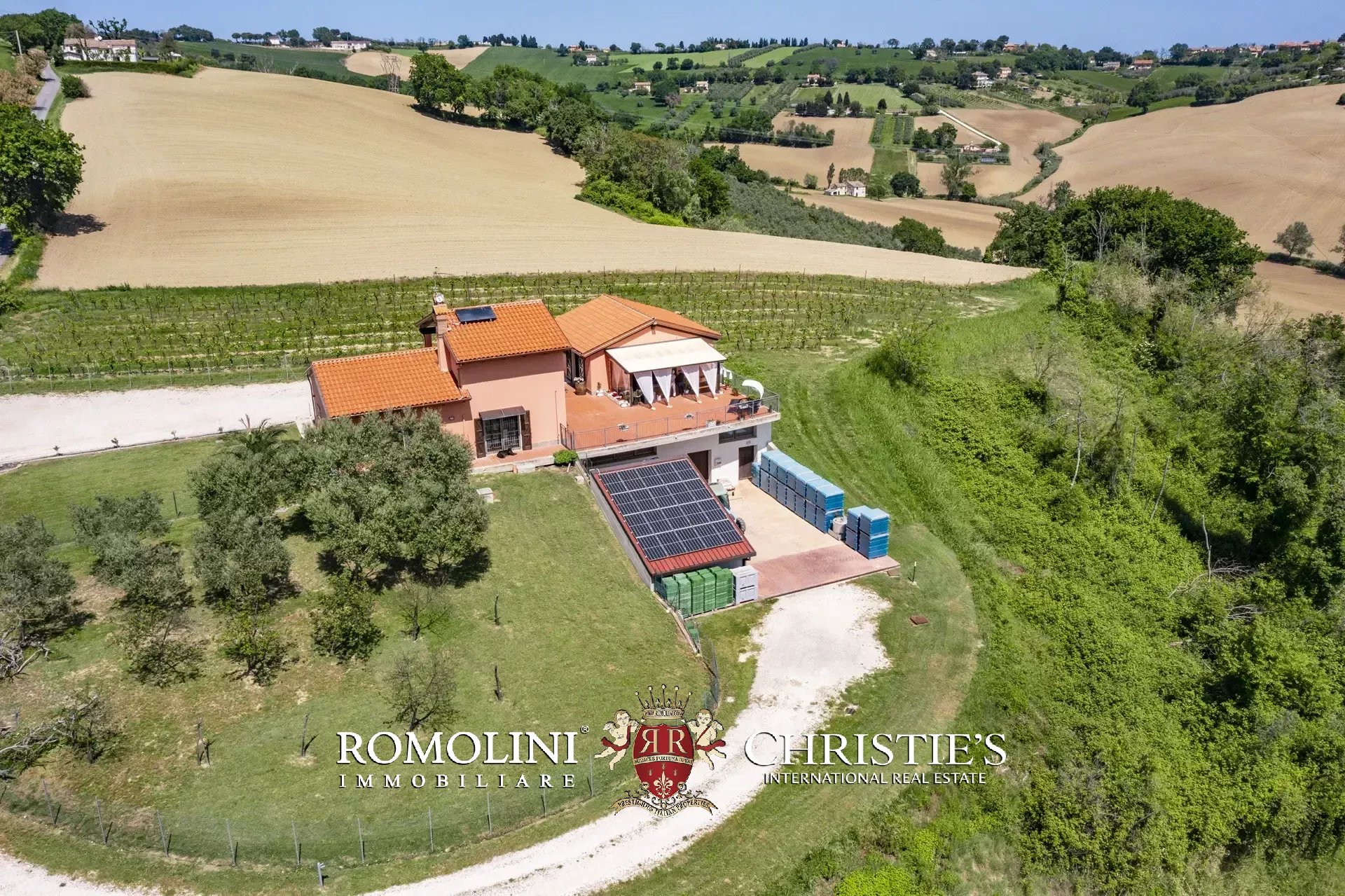 5 Bedroom Vineyard's Image 12