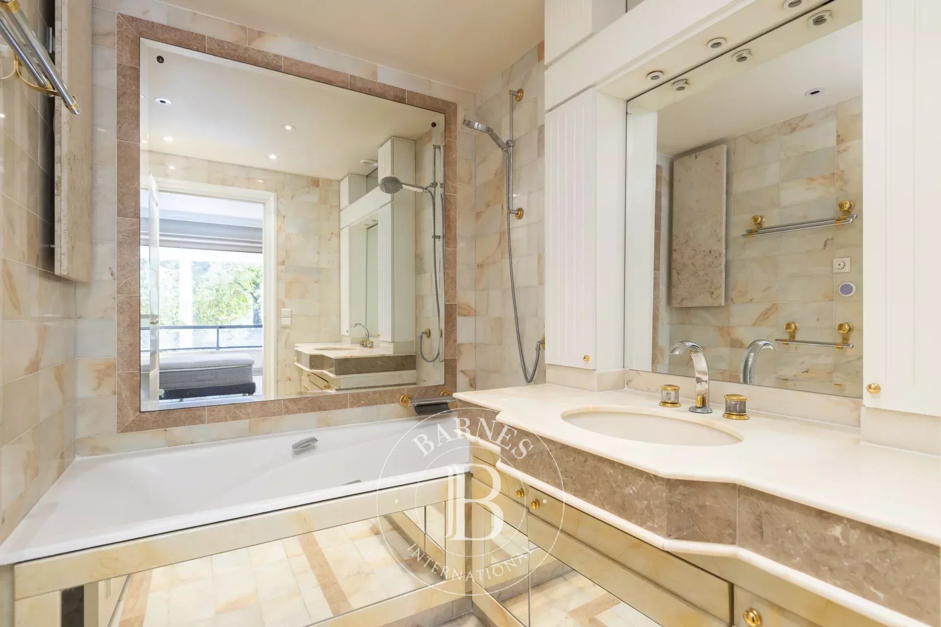 Neuilly-sur-Seine  - Appartement 6 Pi&egrave;ces 3 Chambres - picture 15