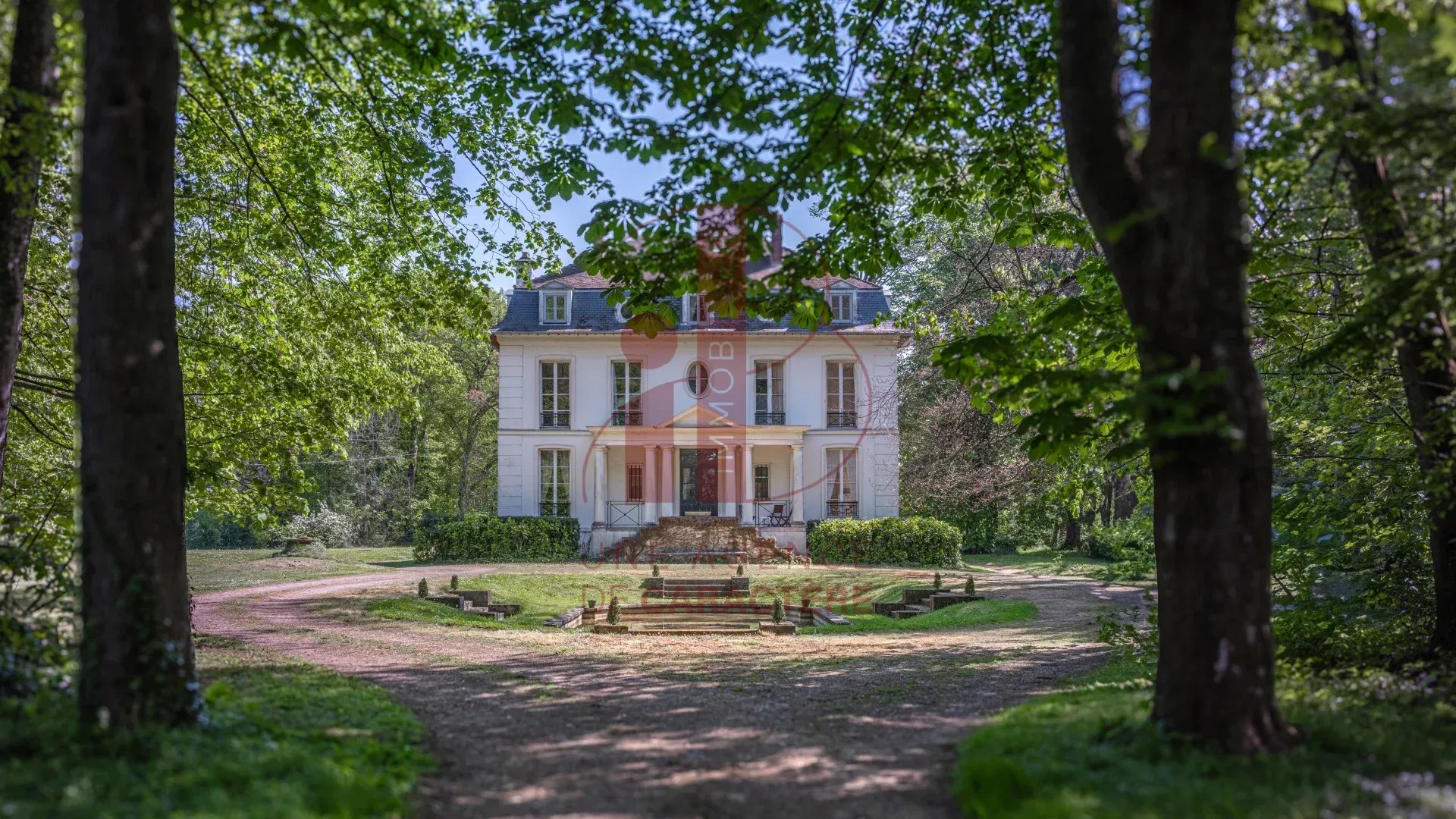 SOUTH OF FONTAINEBLEAU ESTATE with DIRECTORY STYLE MANOR HOUSE and its 12 HECTARES PARK