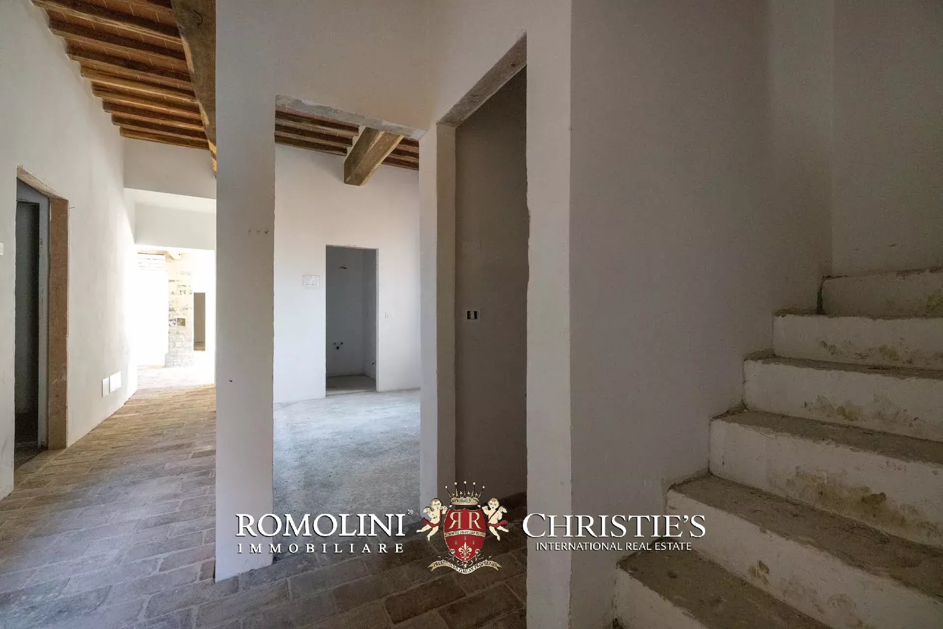 6 Bedroom Villa/Townhouse's Image 26