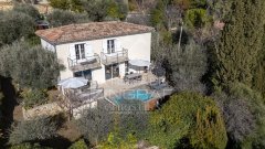 Lovely house in an elevated position with panoramic views — photo 1 of 7