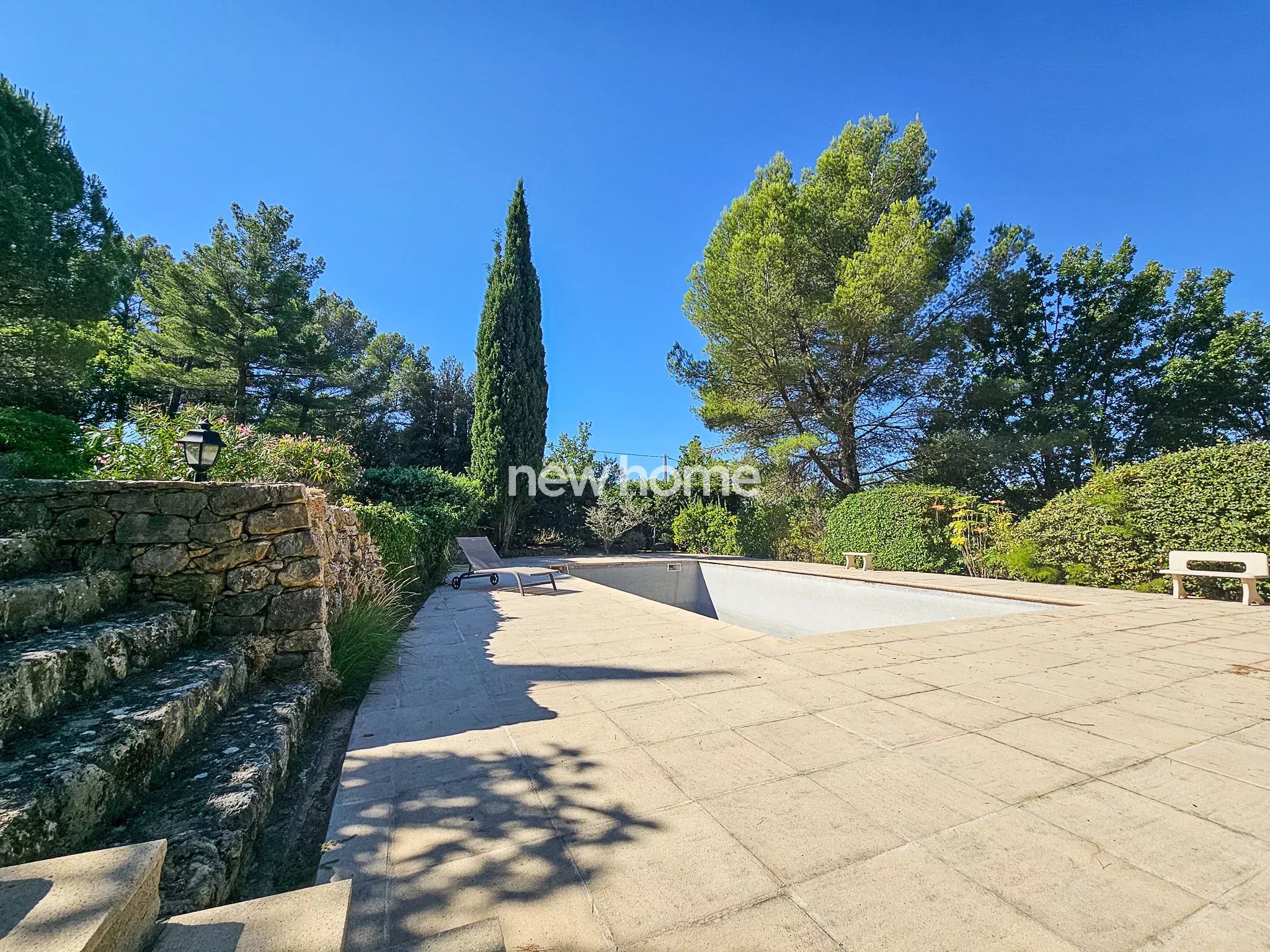 Havre de paix au cur de la nature avec vaste terrain arboré