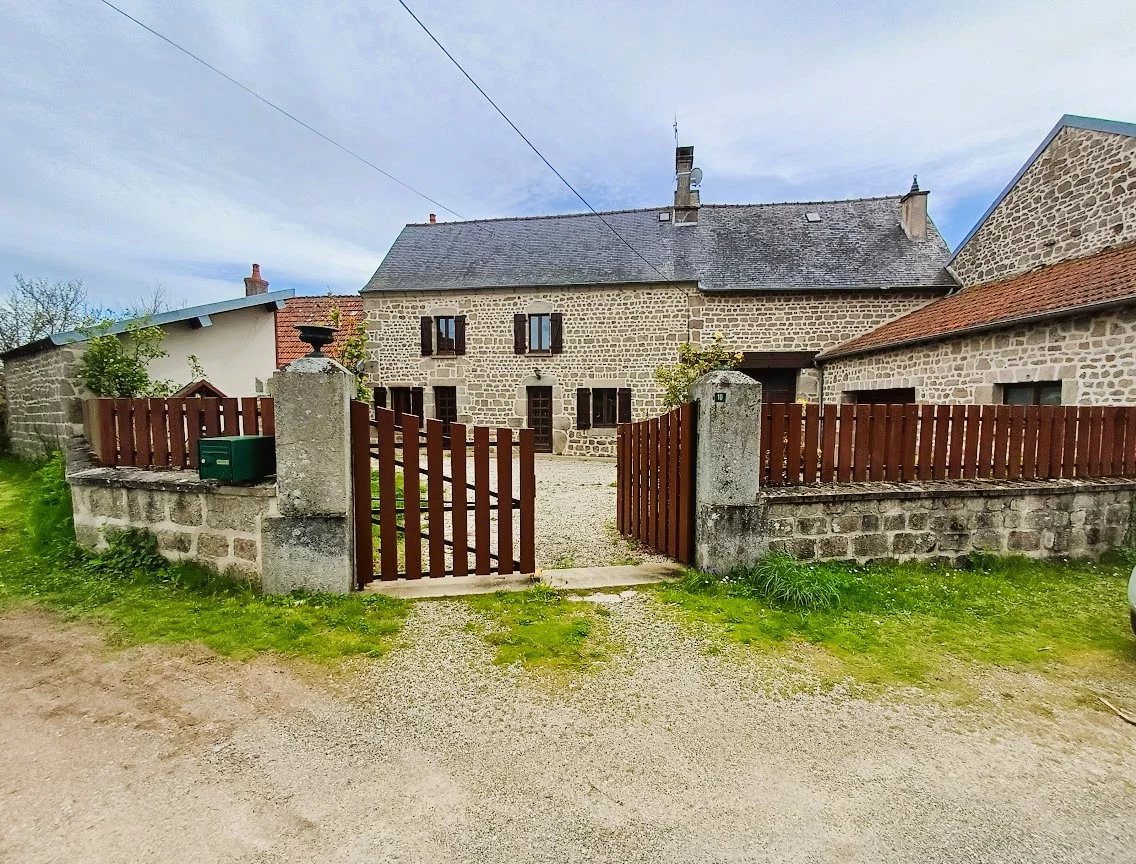 A vendre en Creuse maison  avec dépendances et une belle vue