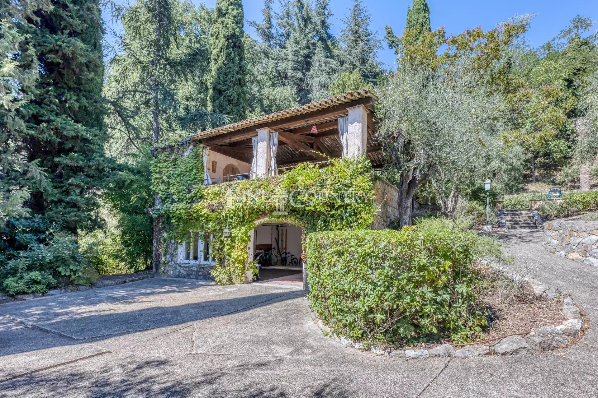 Photo of For sale property in Grasse with sea view