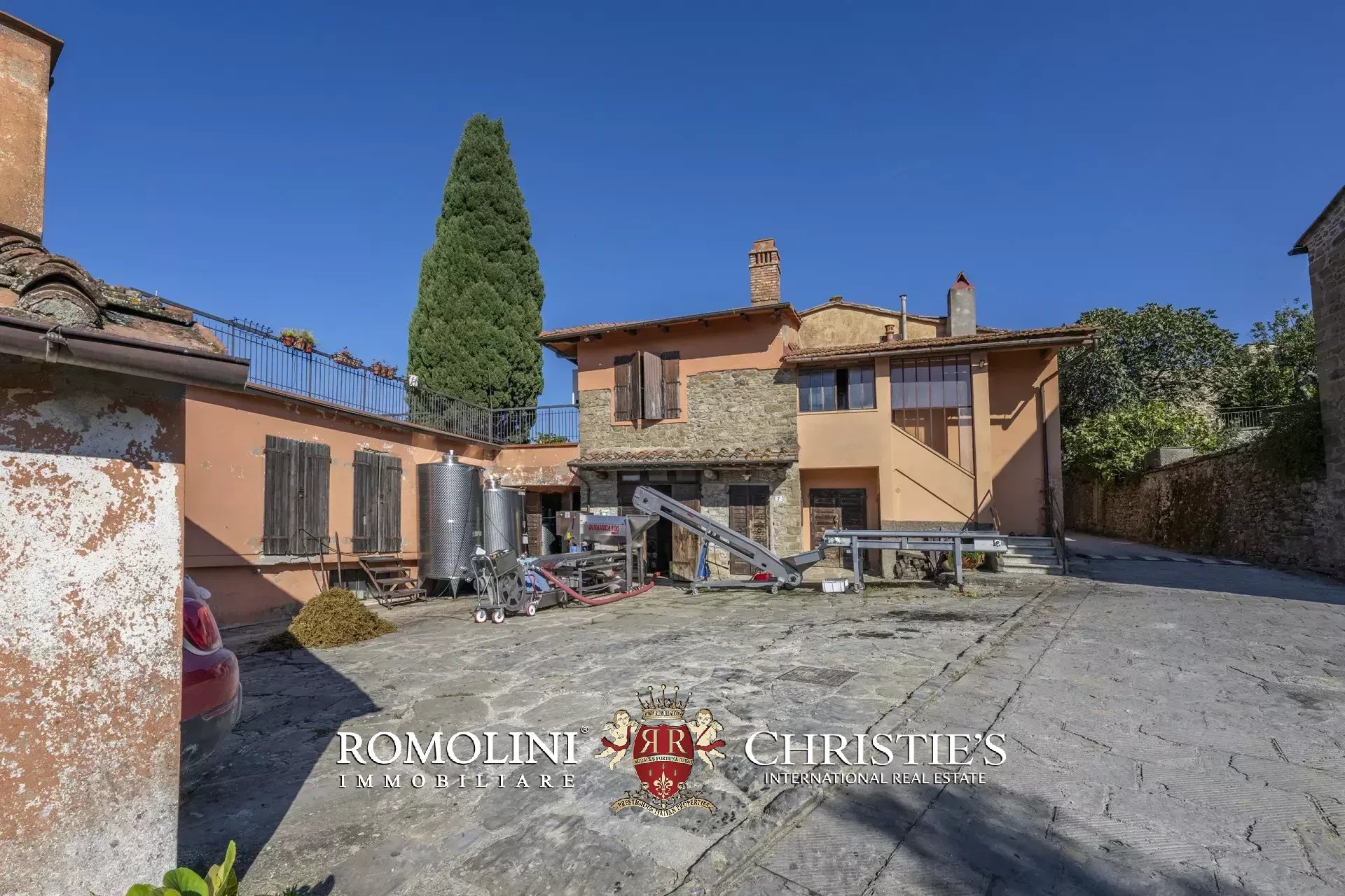 7 Bedroom Villa/Townhouse's Image 6