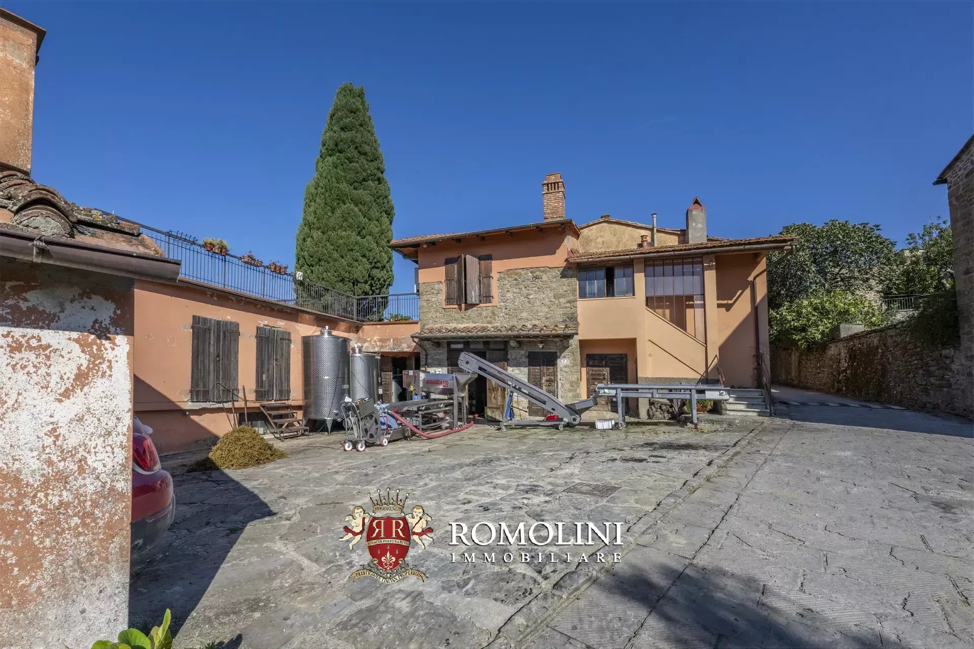 7 Bedroom Villa/Townhouse's Image 6