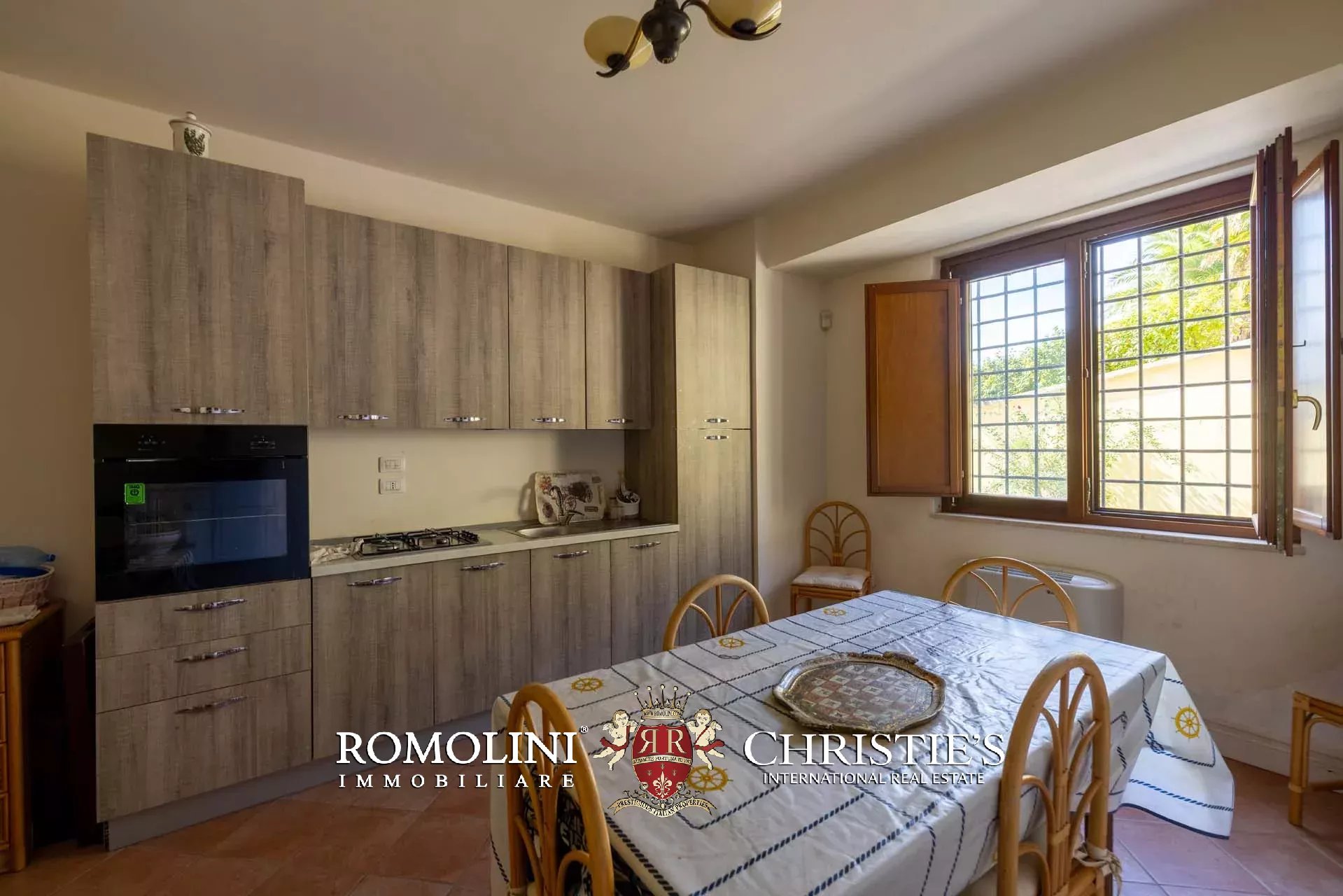 7 Bedroom Villa/Townhouse's Image 72