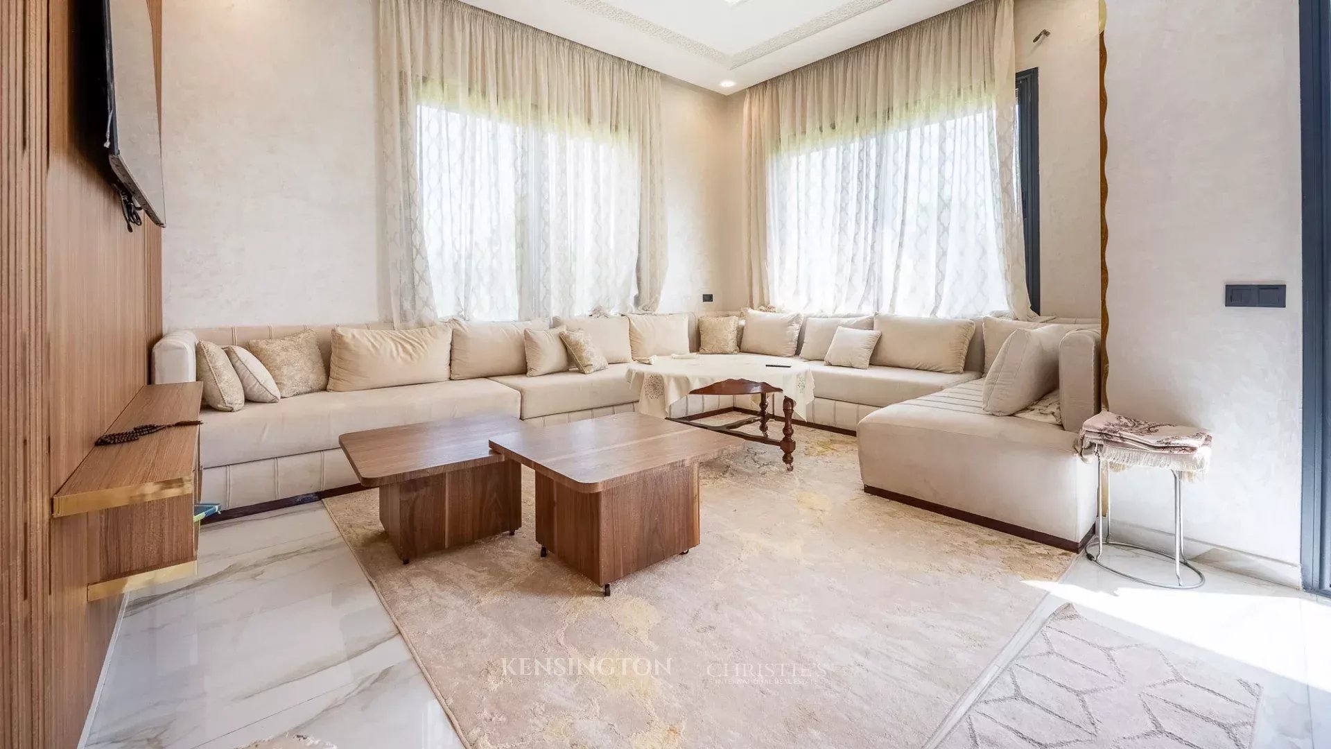 6 Bedroom Villa/Townhouse's Image 4