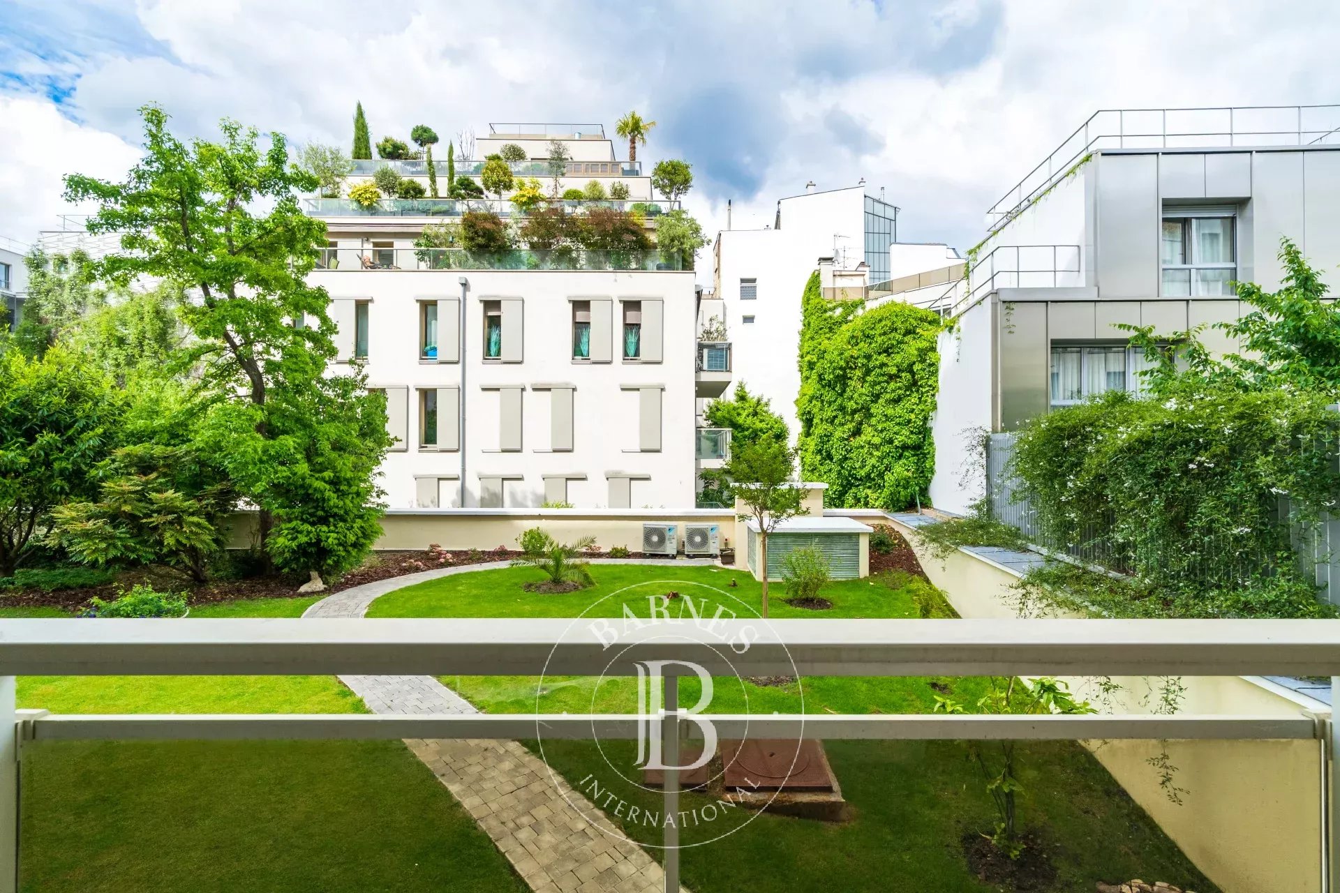 Sole agent - Paris 16 - Muette  - Apartment with balcony - picture 11