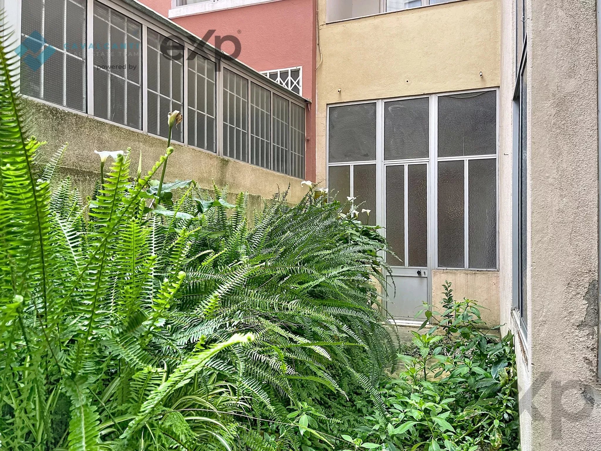 3-bedroom with charm and patio for renovation – Lisbon 86916807 image 46