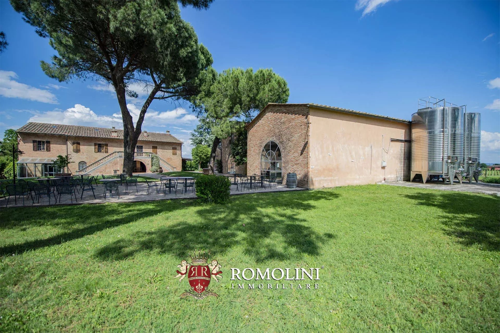 34 Bedroom Vineyard's Image 29