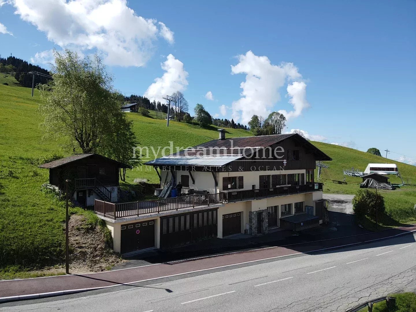 Ensemble immobilier - Immeuble de village, ski aux pieds à Crest Voland (73590)