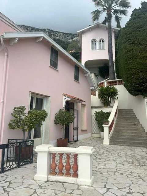 Roquebrune-Cap-Martin – Charming Villa at the Gates of Monaco