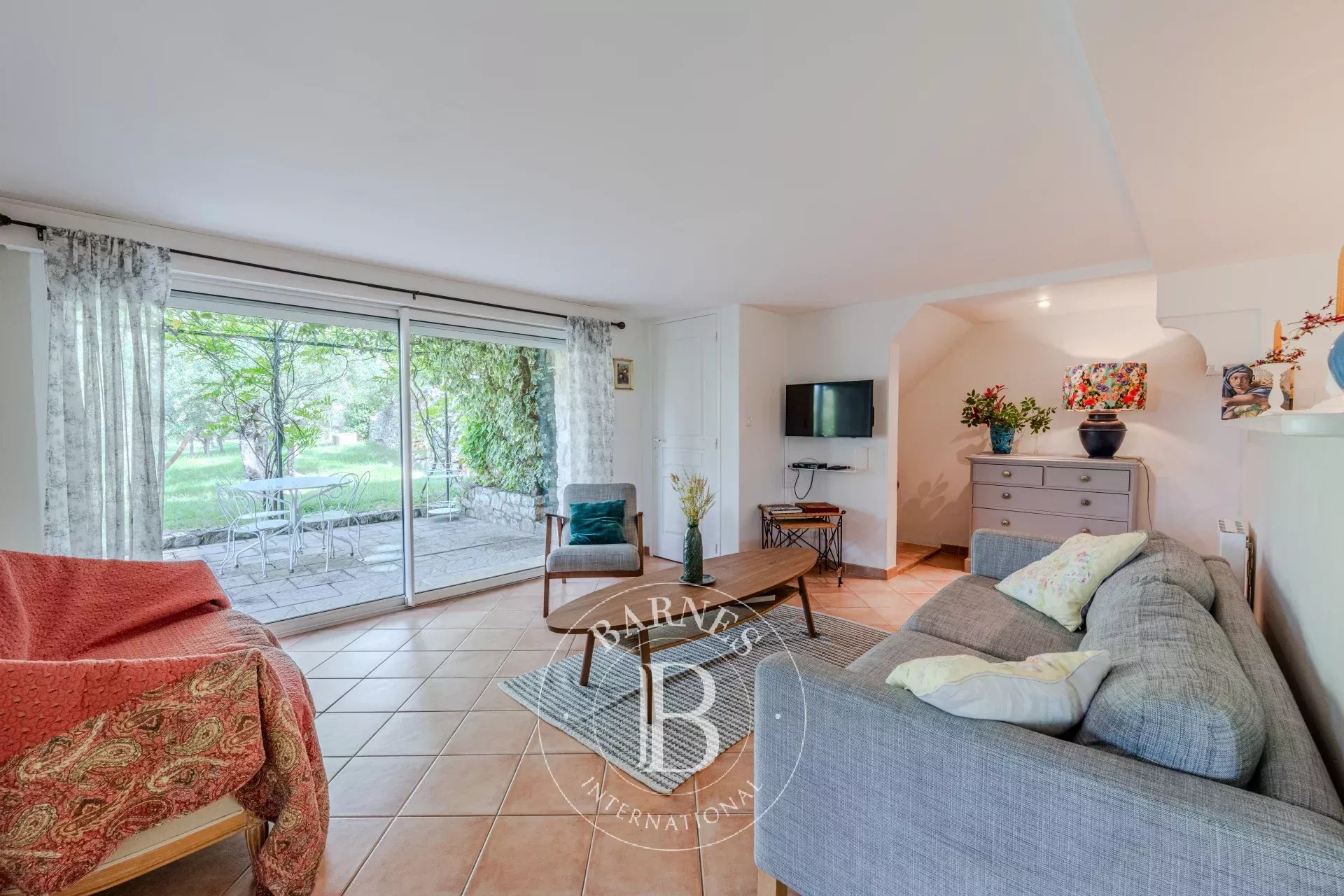 LOURMARIN CENTER - 320m2 - SWIMMING POOL- 1,6 ha - picture 17