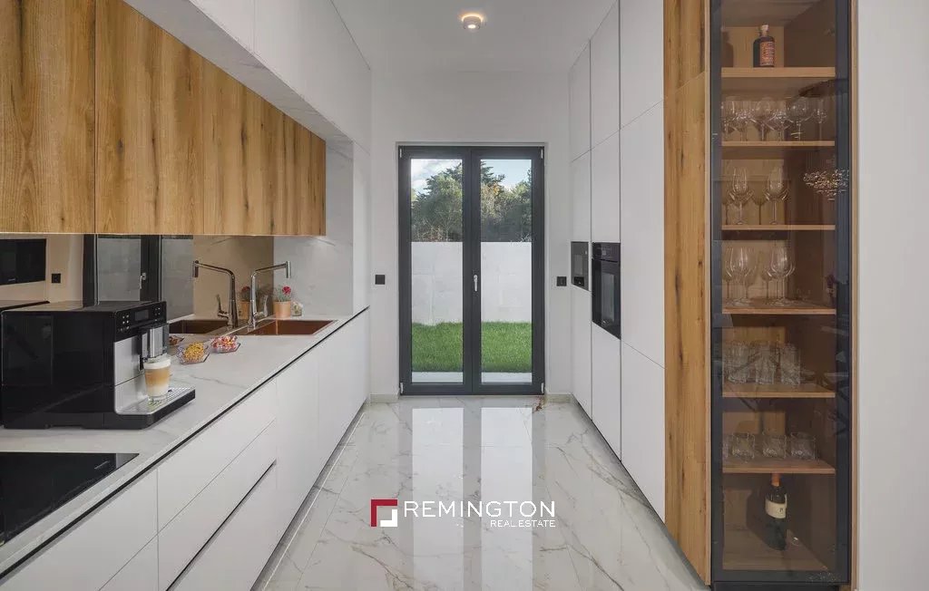 4 Bedroom Villa/Townhouse's Image 5