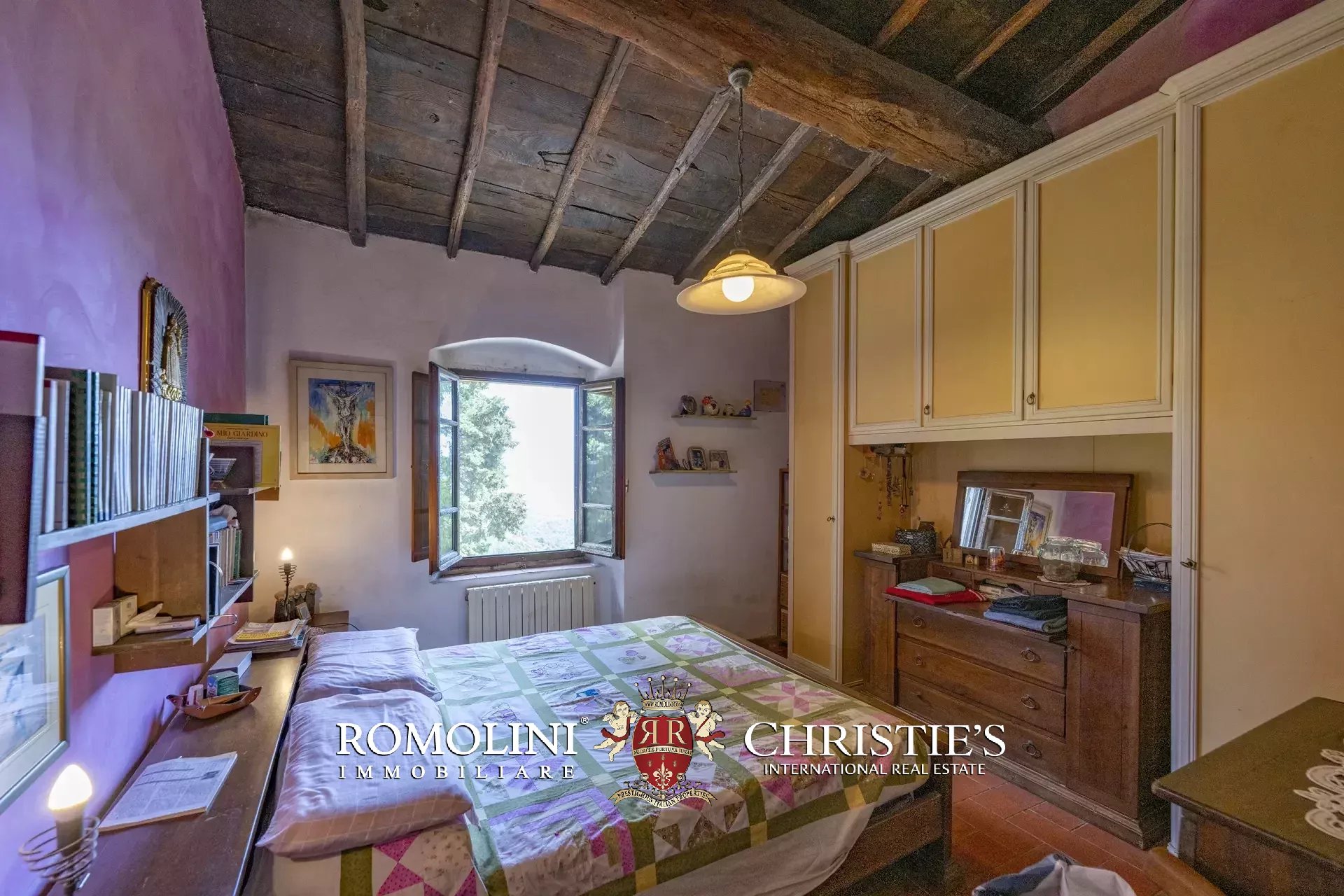 101-HA ESTATE WITH NATURAL SPRINGS FOR SALE BETWEEN AREZZO AND FLORENCE