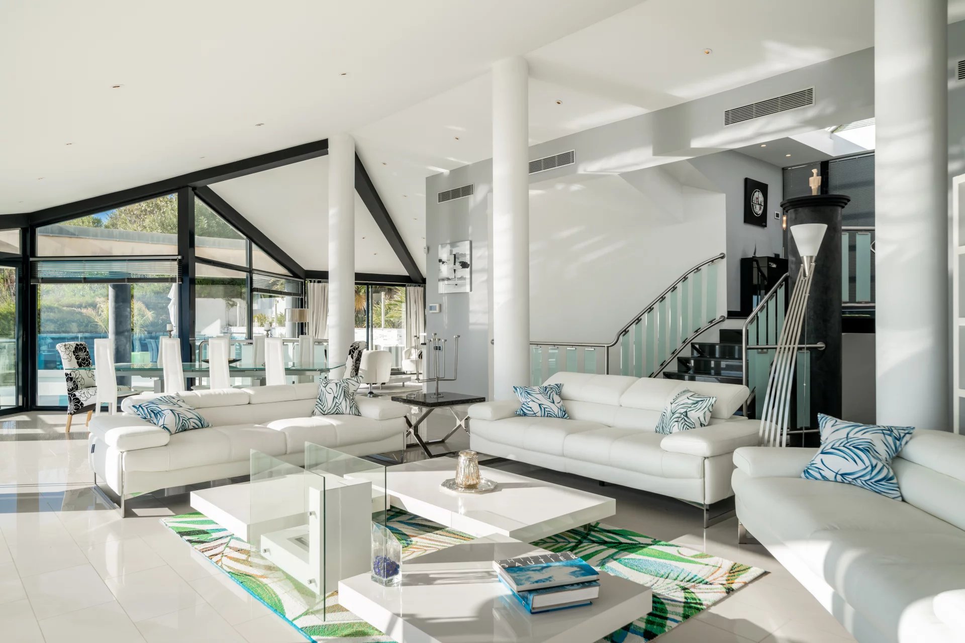 Exceptional Contemporary Villa with Panoramic Sea Views