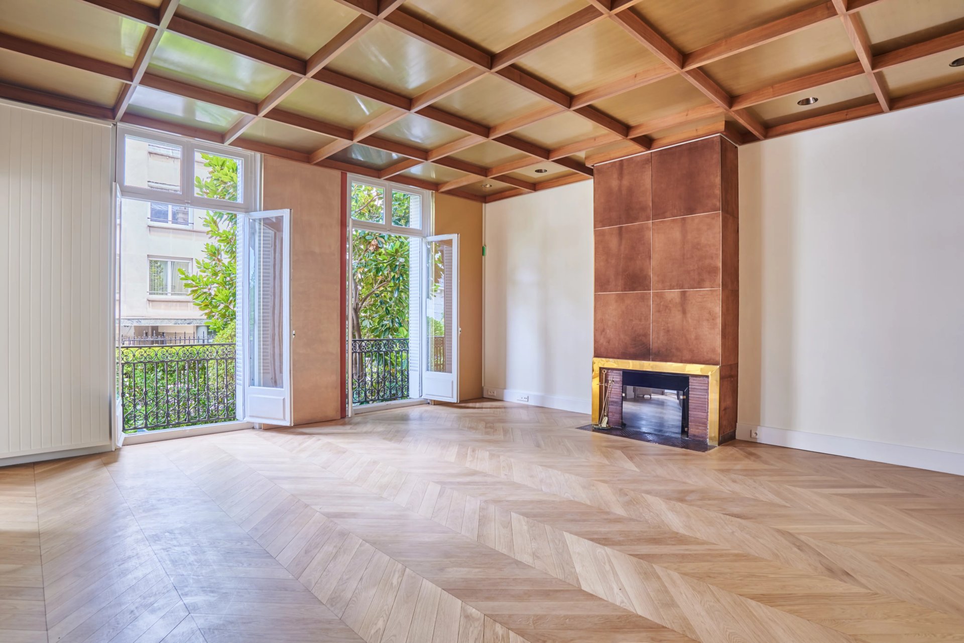 8 Bedroom Villa/Townhouse's Image 3