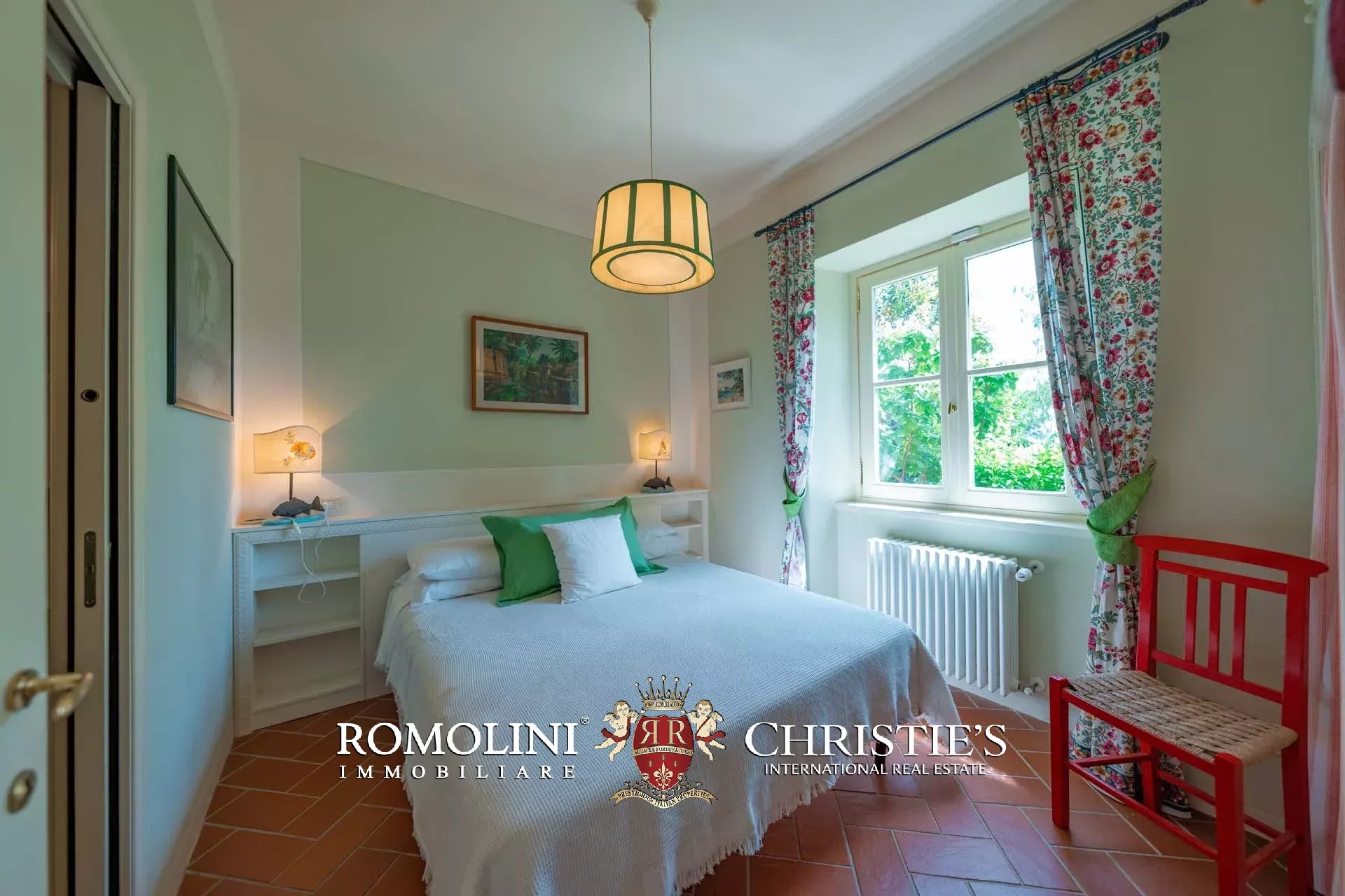 11 Bedroom Villa/Townhouse's Image 104