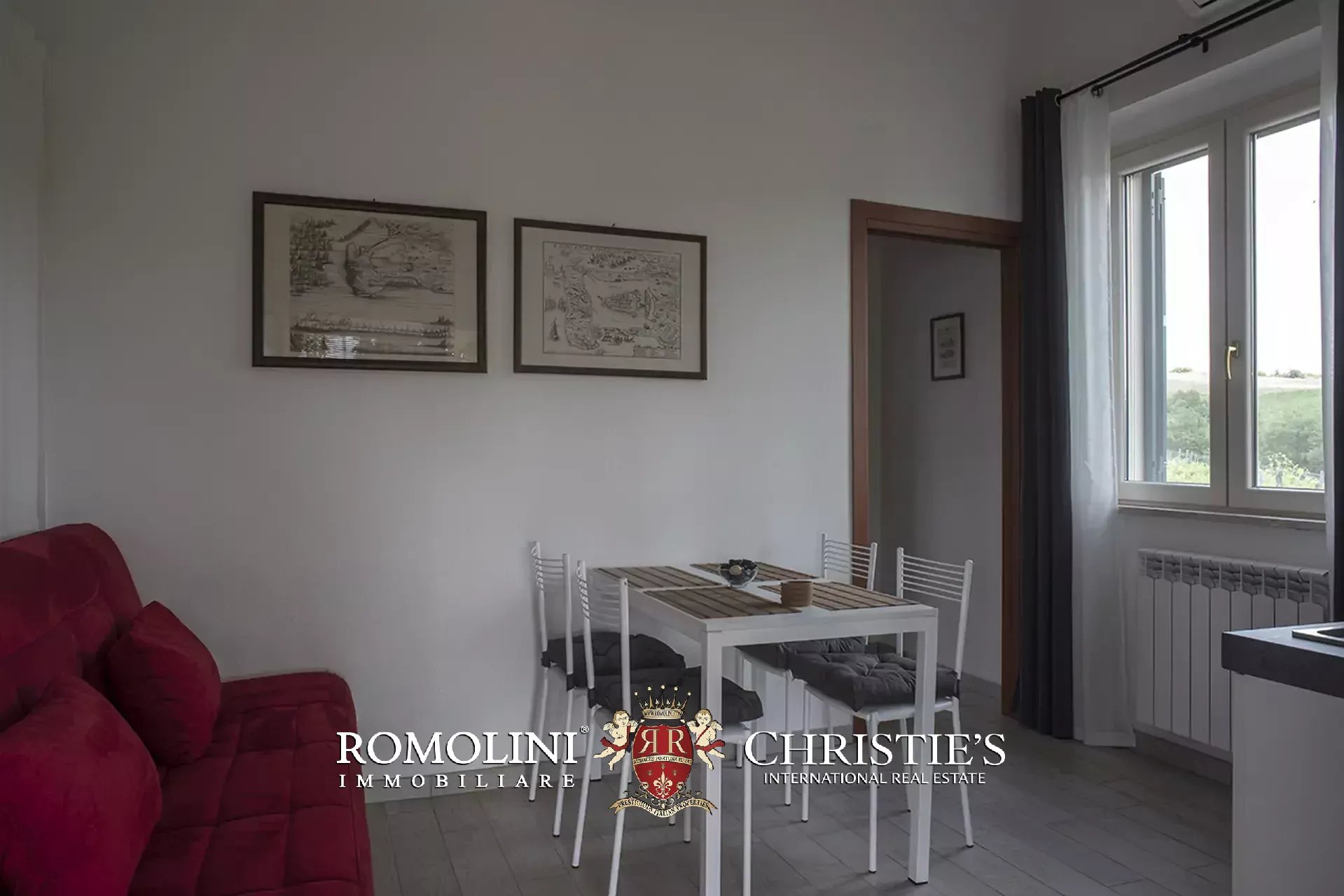 2 Bedroom Vineyard's Image 24
