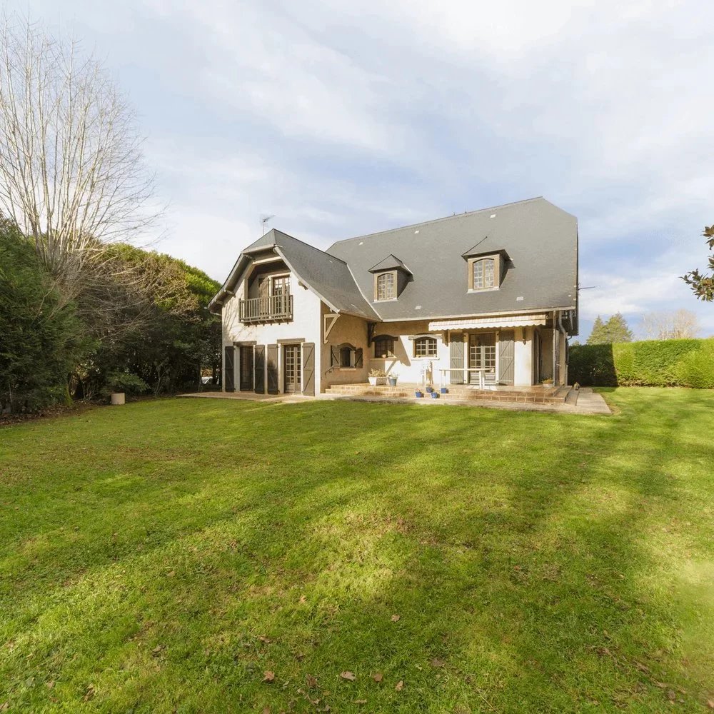 AN INVESTIMMO : Maison familiale avec volumes et cachet